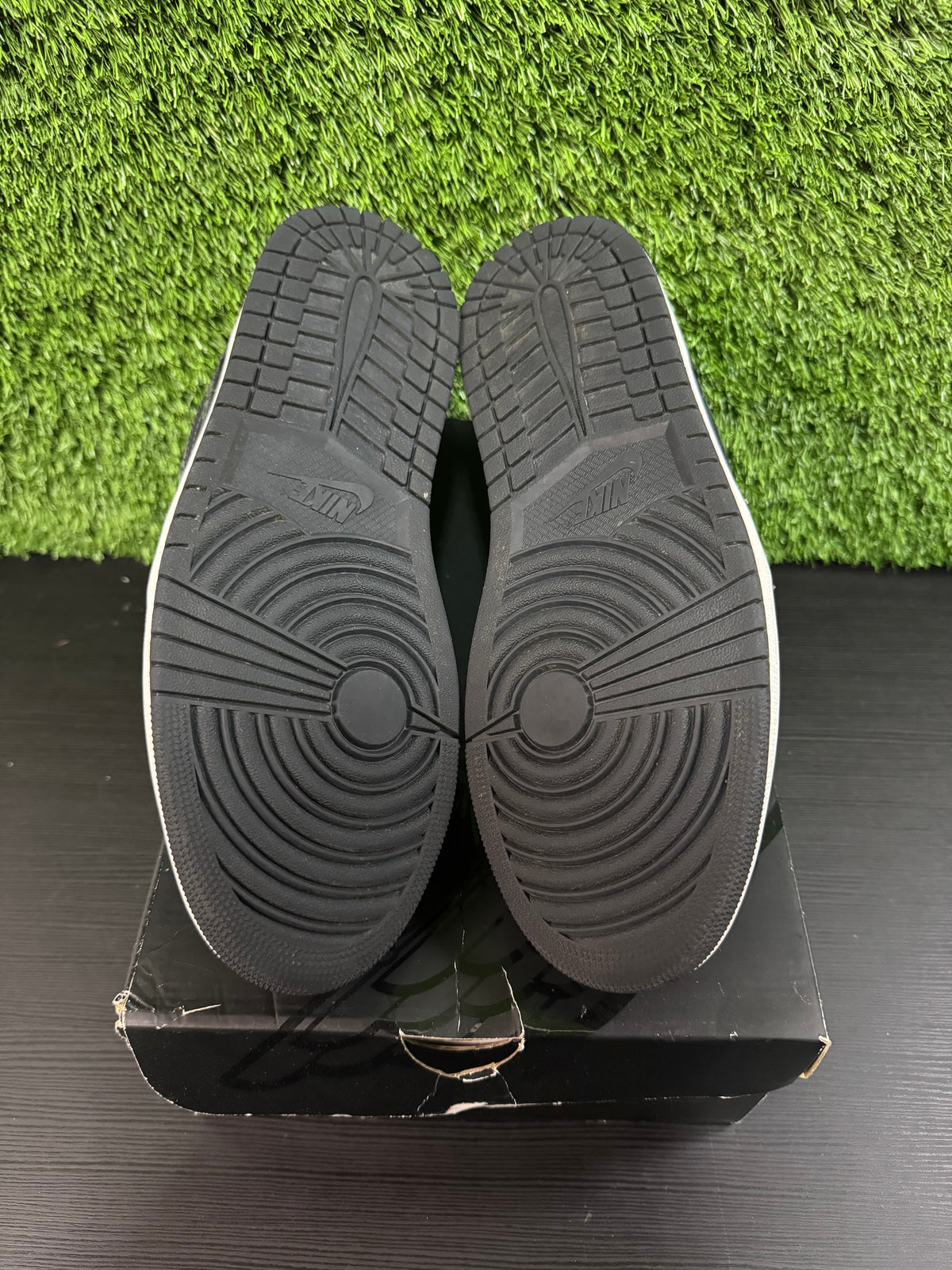 Jordan 1 Low SE Black Elephant
