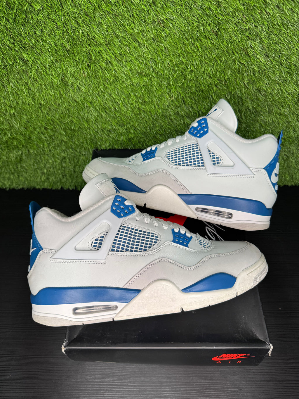 Jordan Retro 4 Military Blue