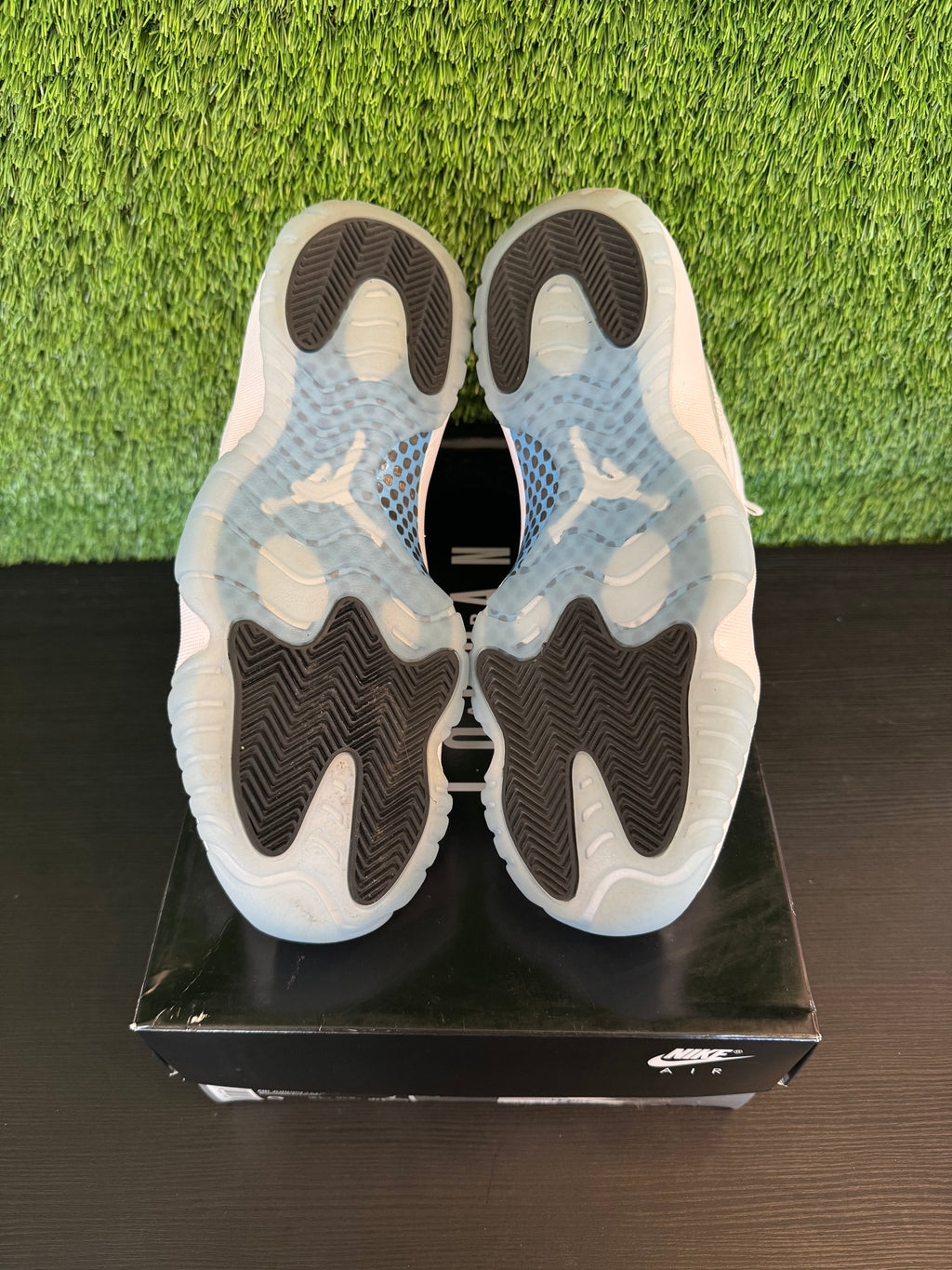 Jordan 11 Retro Legend Blue (2024)