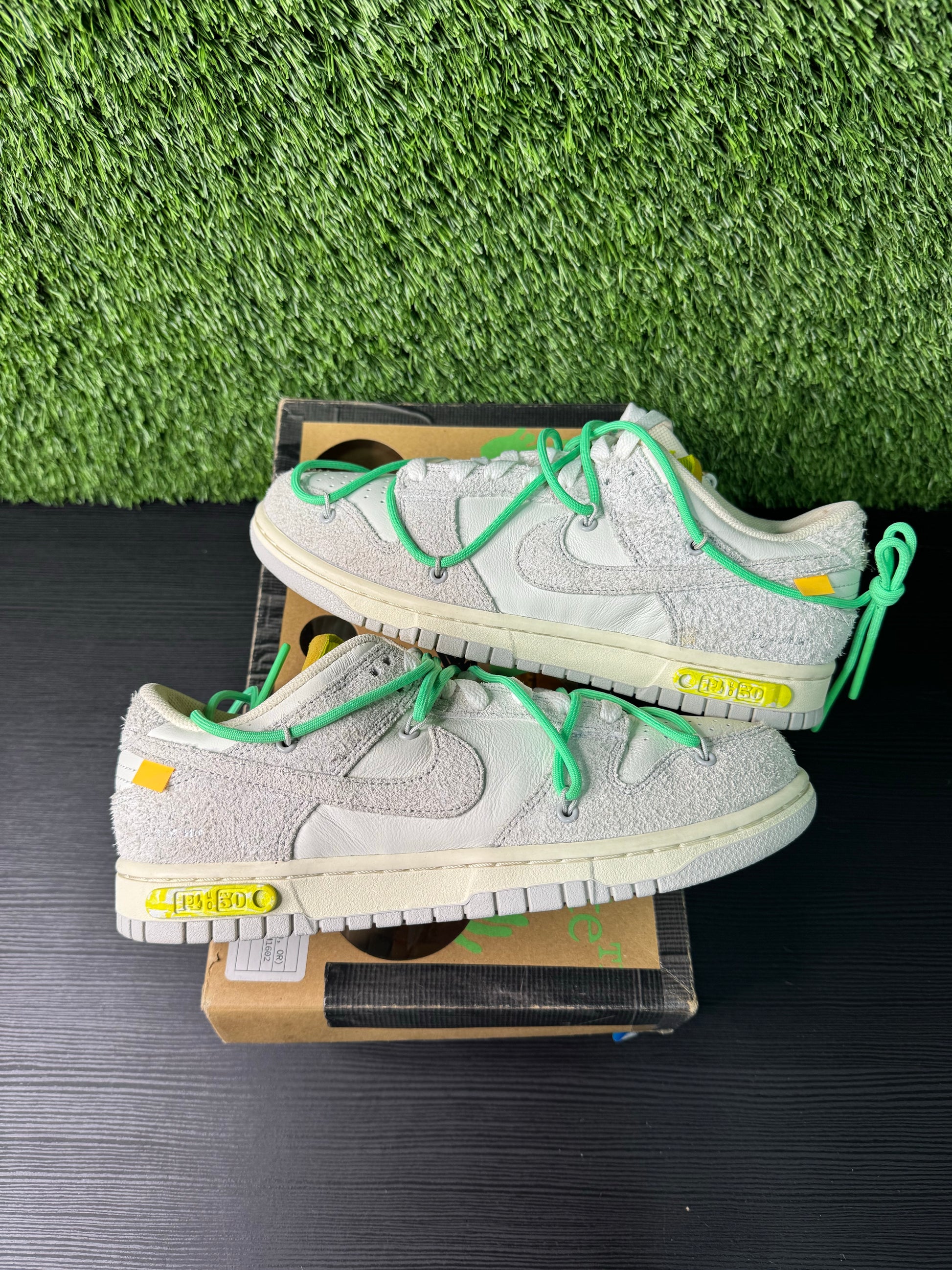Off-White lot 14