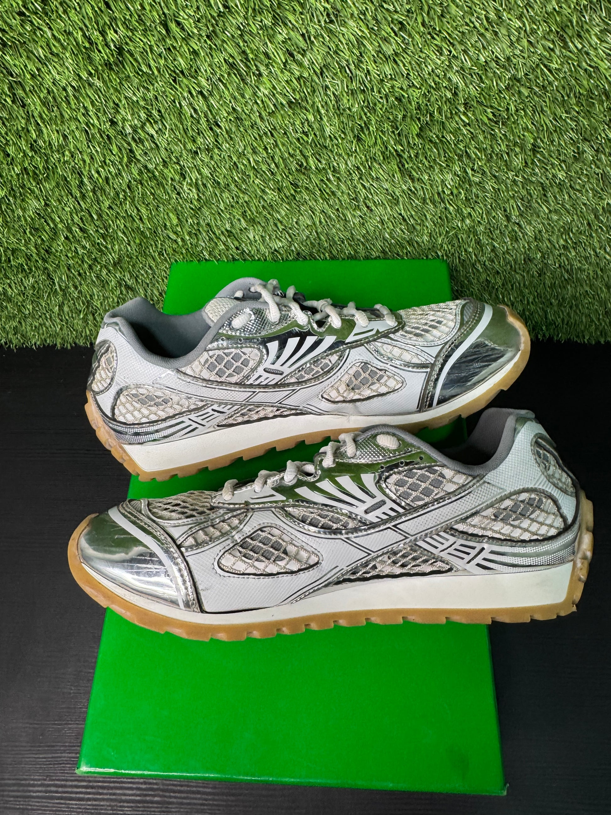 Bootega Veneta Orbit Sneaker Silver