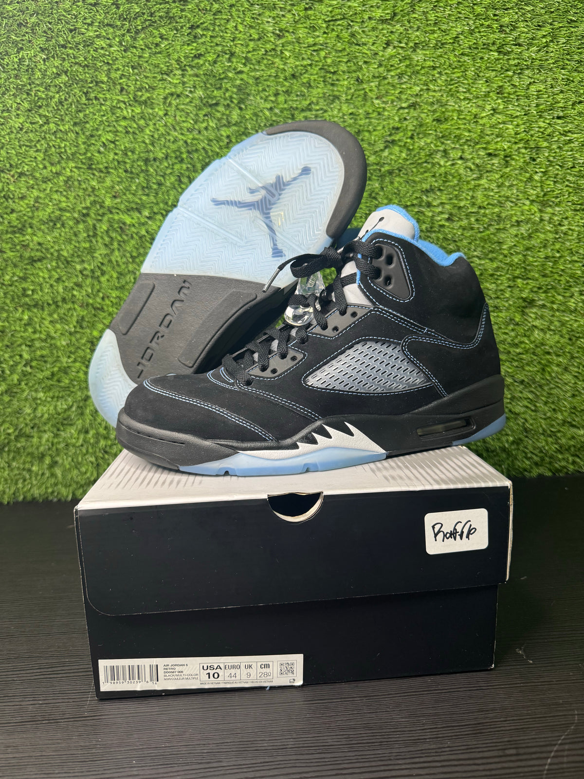 Jordan Retro 5 Black Carolina UNC