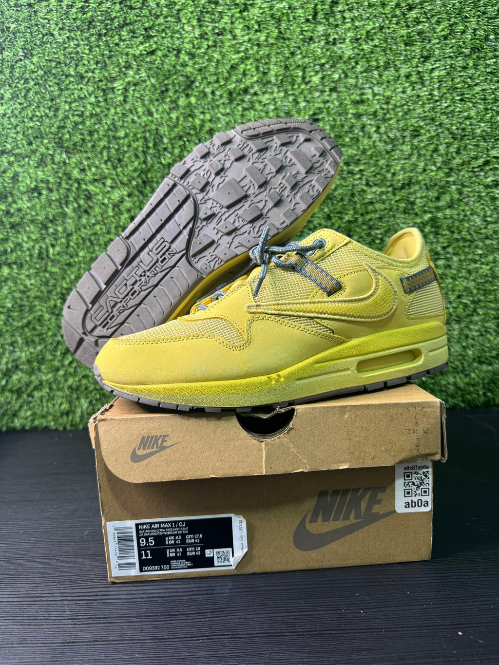 Travis Scott Air Max 1 Saturn
