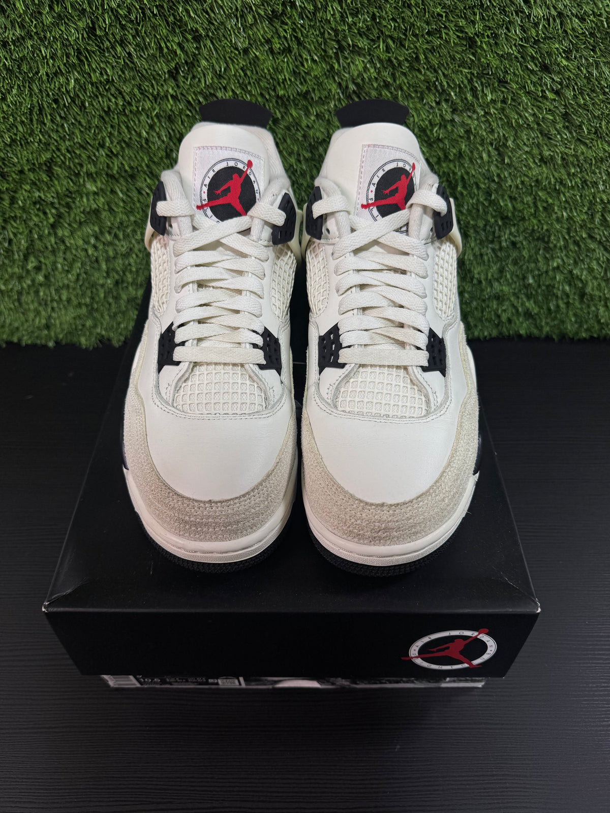 Jordan 4 Retro Flight Club