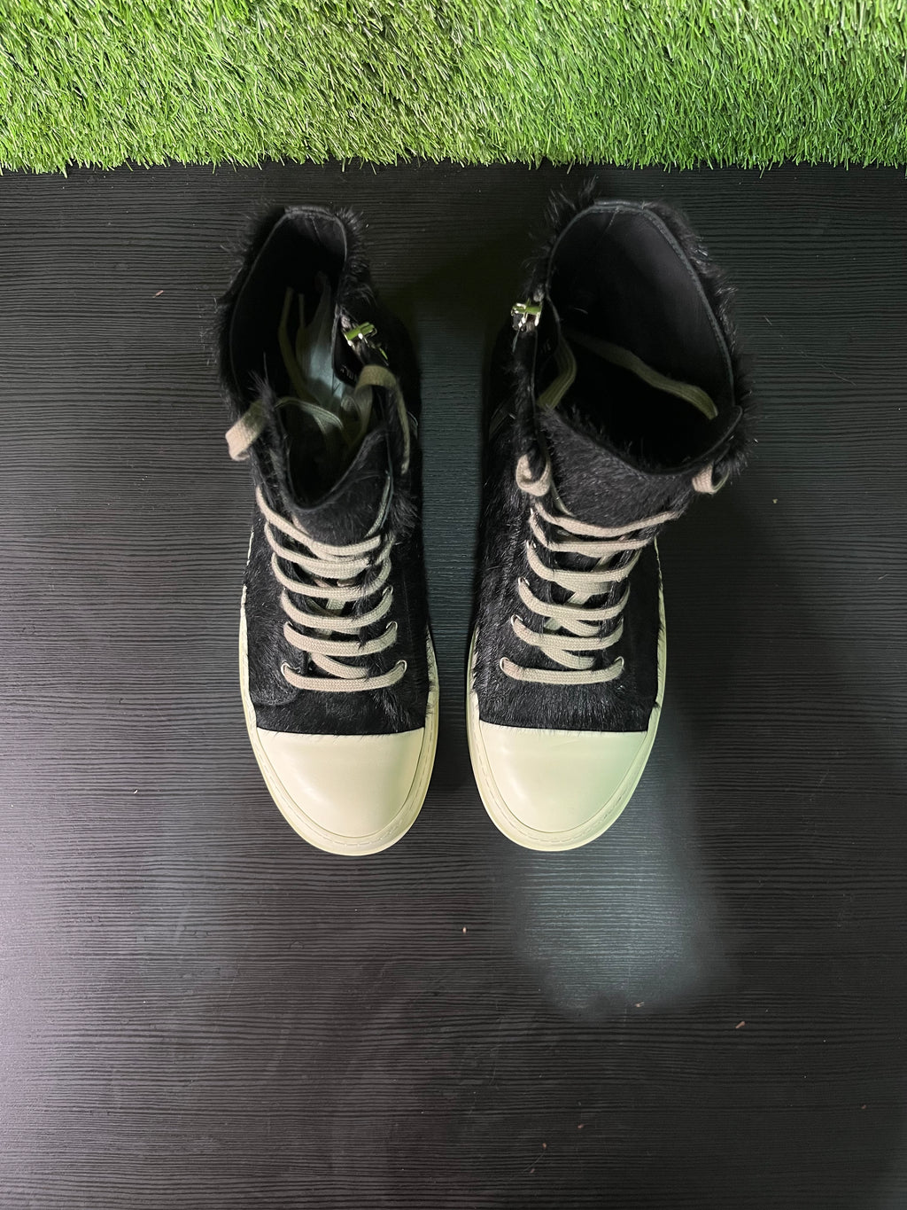 Rick Owens Strobe High Pony Hair Black