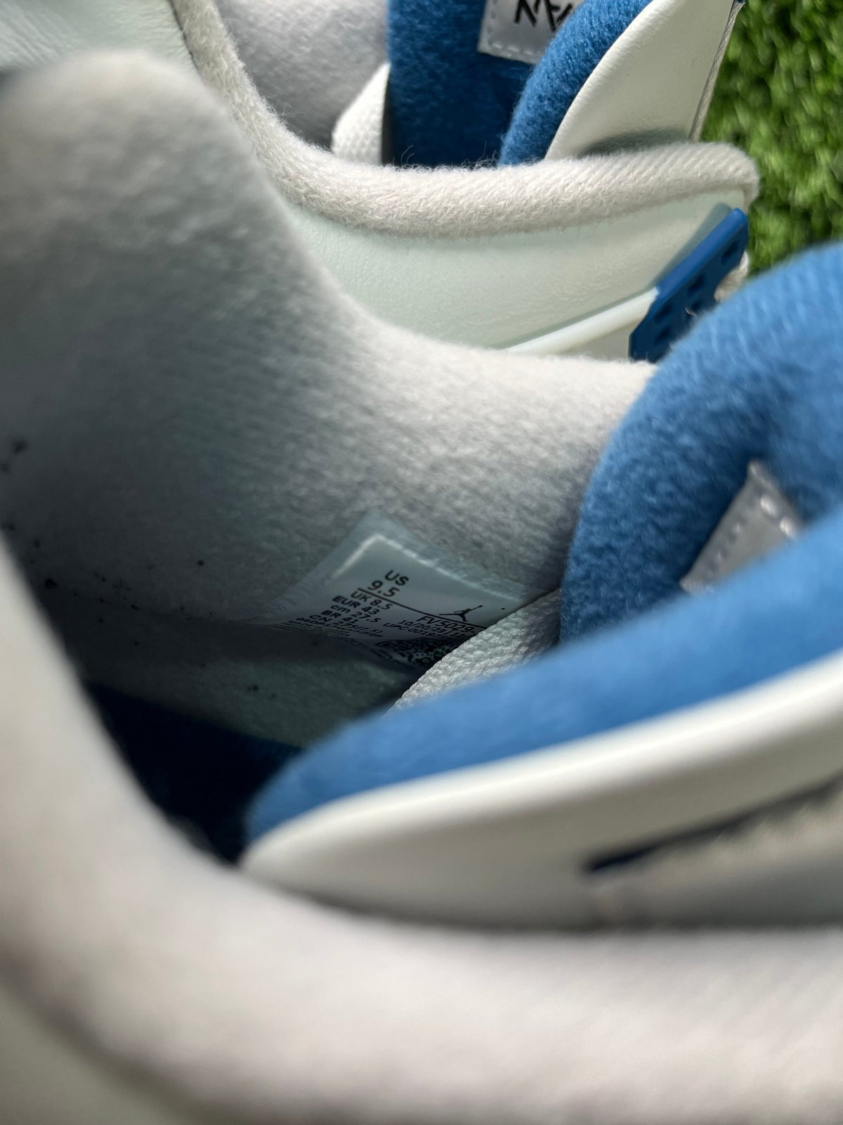 Jordan 4 Retro Military Blue (2024)