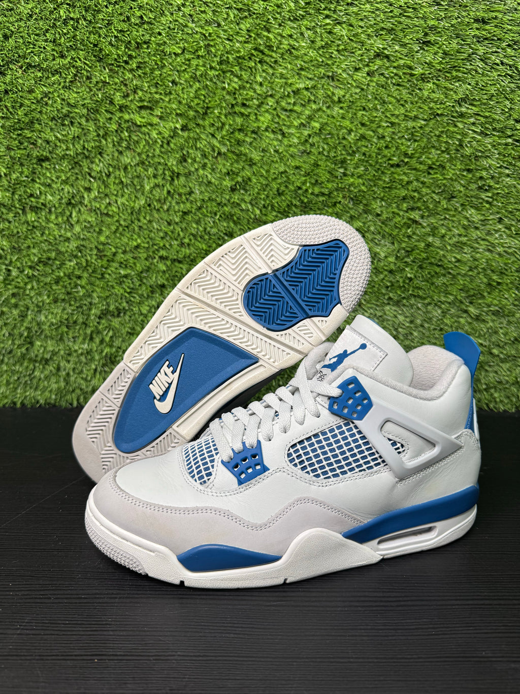 Jordan 4 Retro Military Blue (2024)