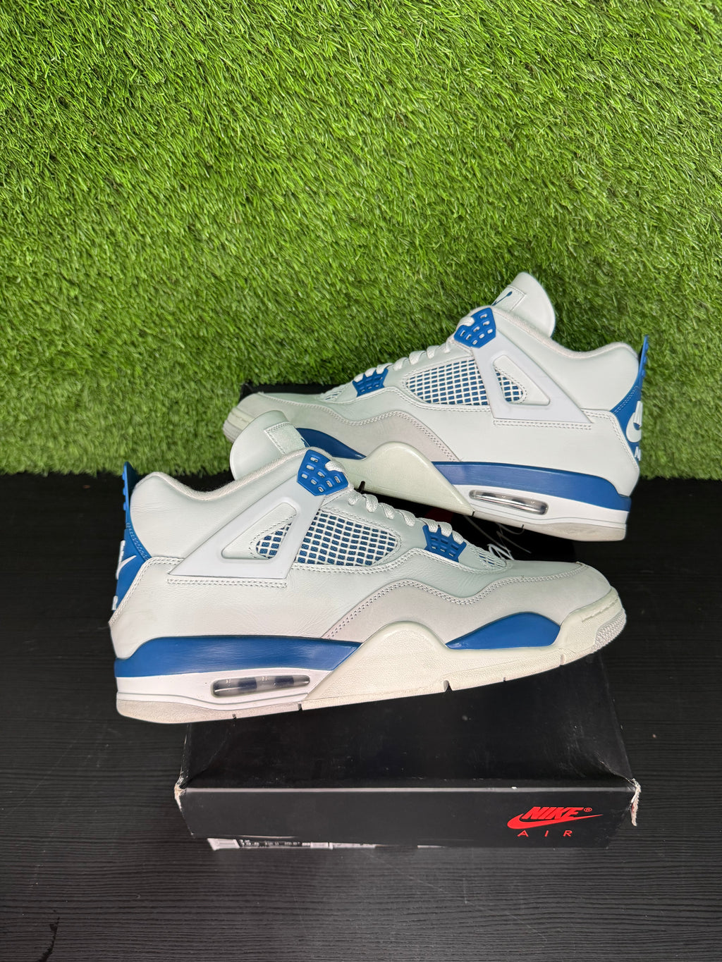 Jordan Retro 4 Military Blue