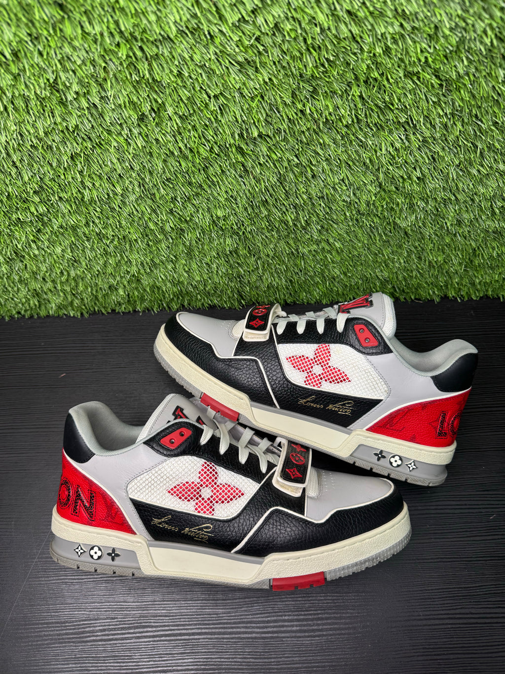 Louis Vuitton Lolv trainer strap on black grey red
