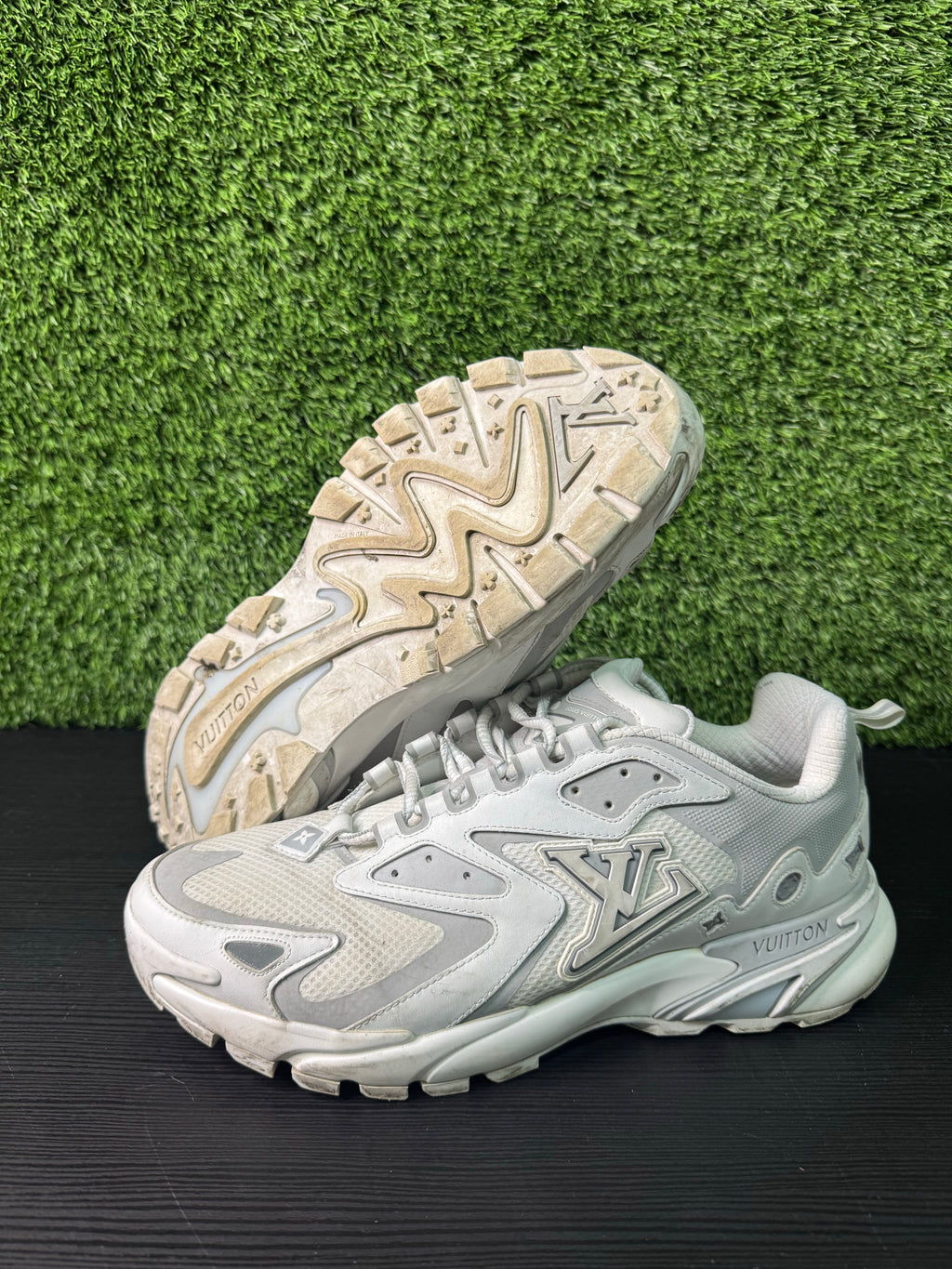 Louis Vuitton white/grey trainer
