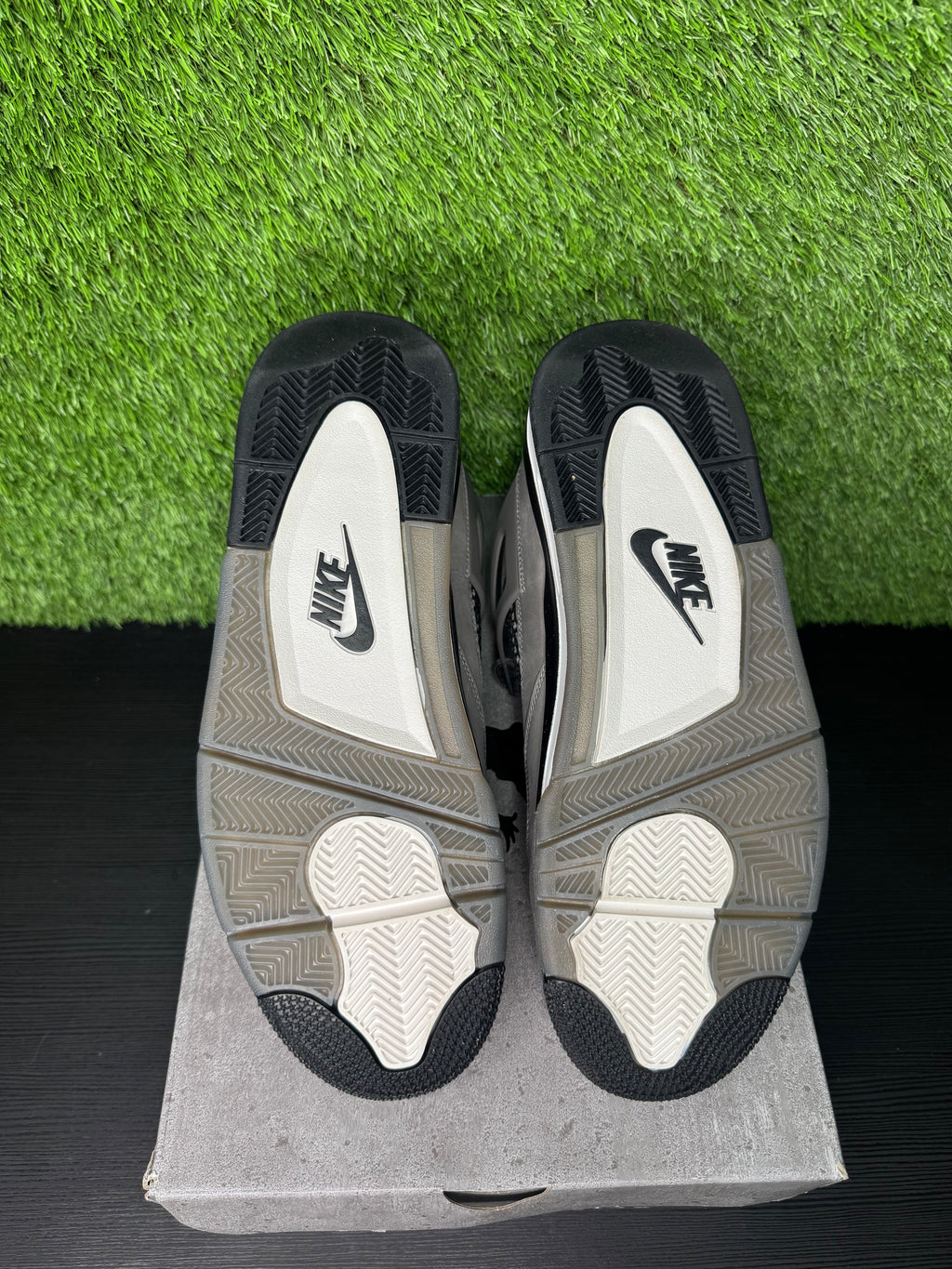 Jordan Retro 4 Cavestone