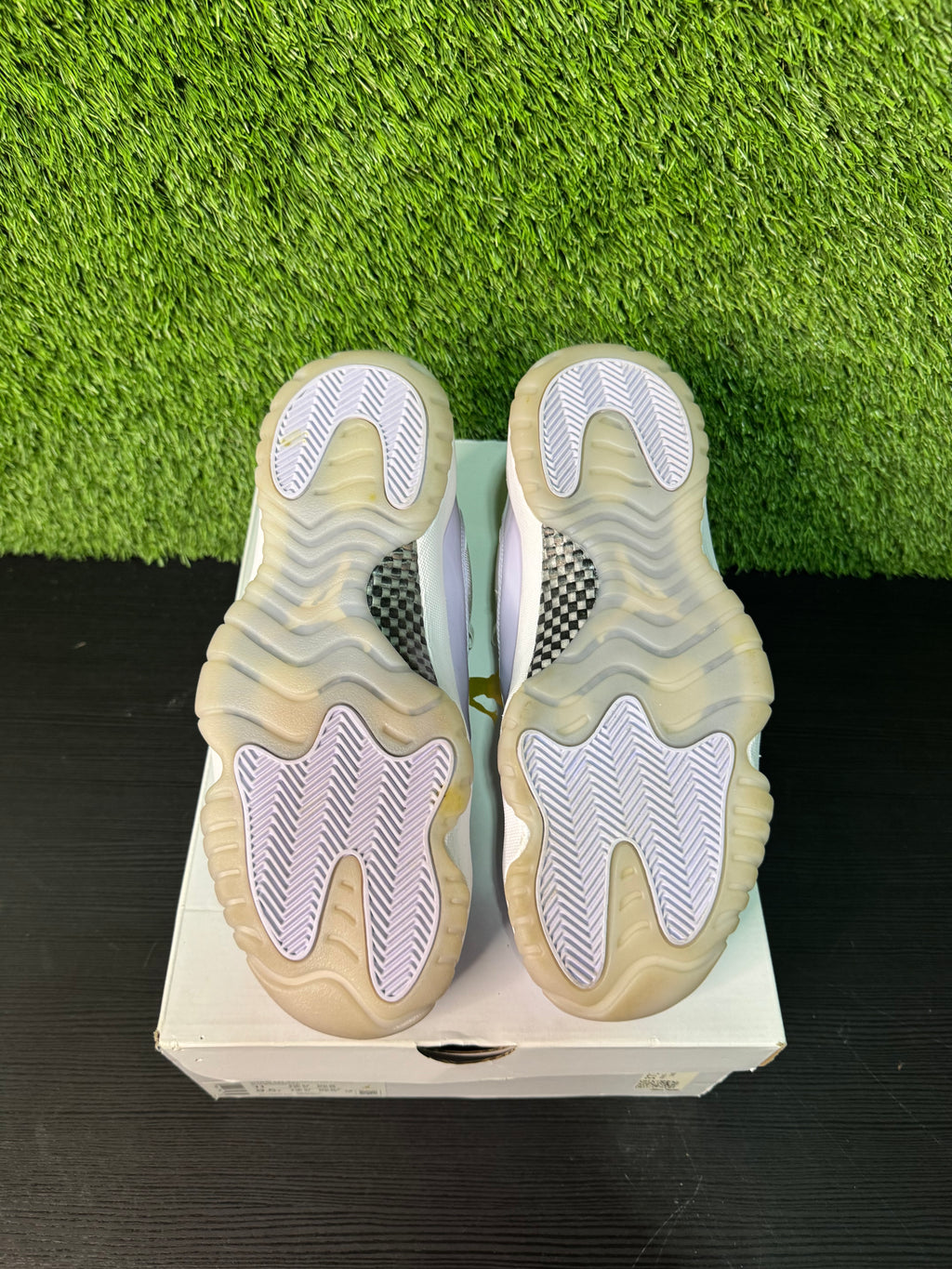 Jordan 11 Retro low Pure violet