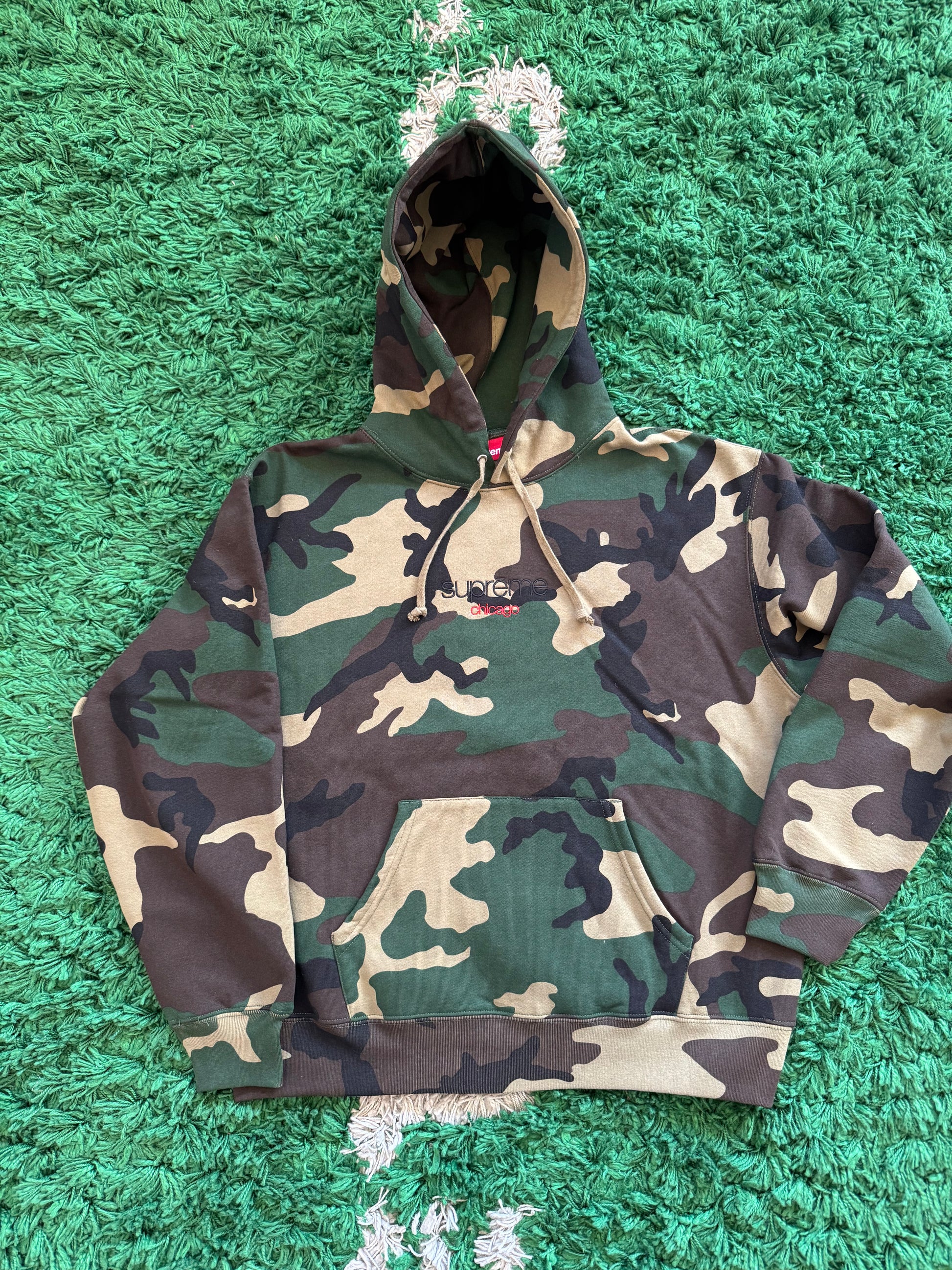 Supreme classic logo Chicago camo