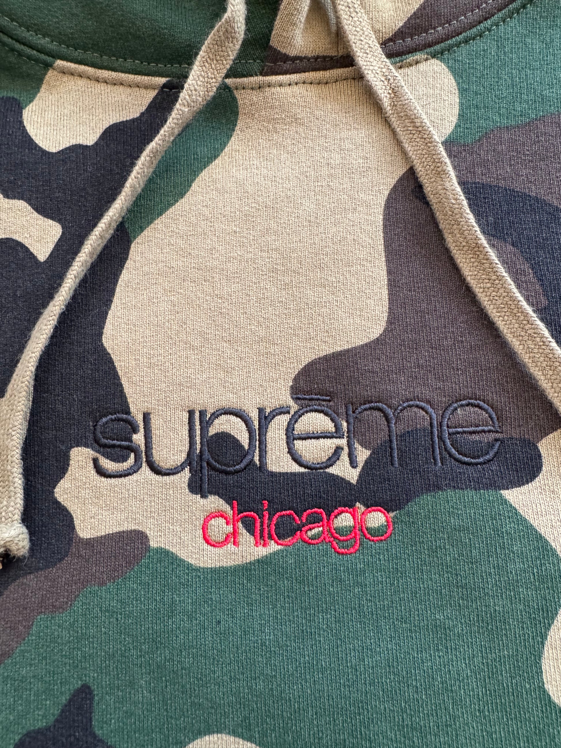 Supreme classic logo Chicago camo