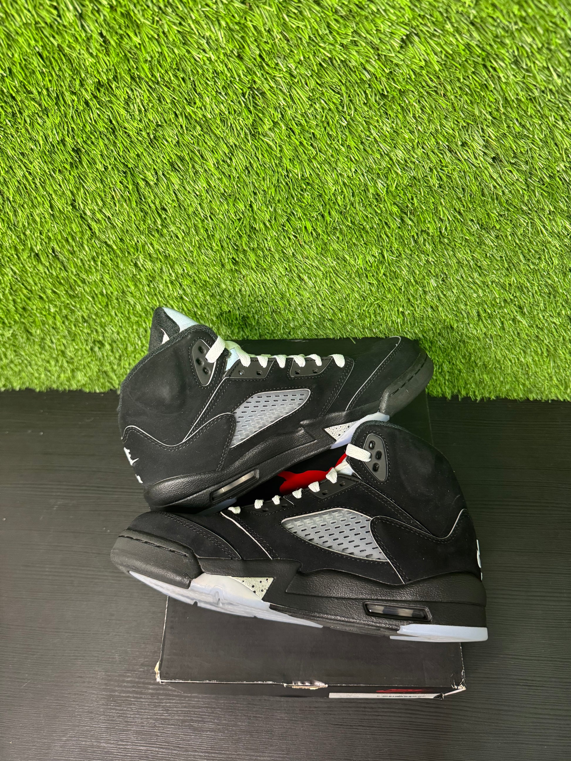 Jordan 5 metallic black