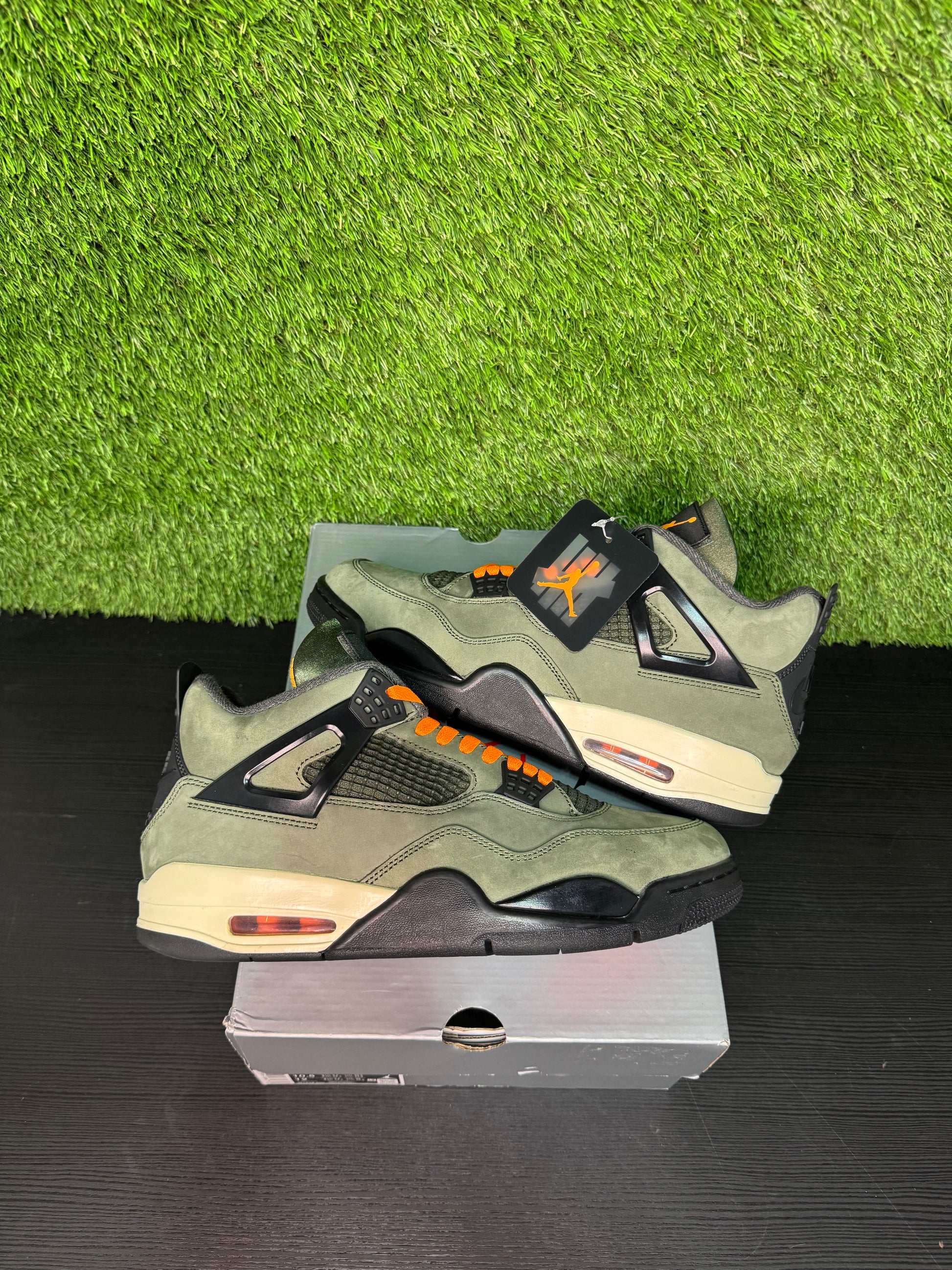 Jordan Retro 4 undefeated