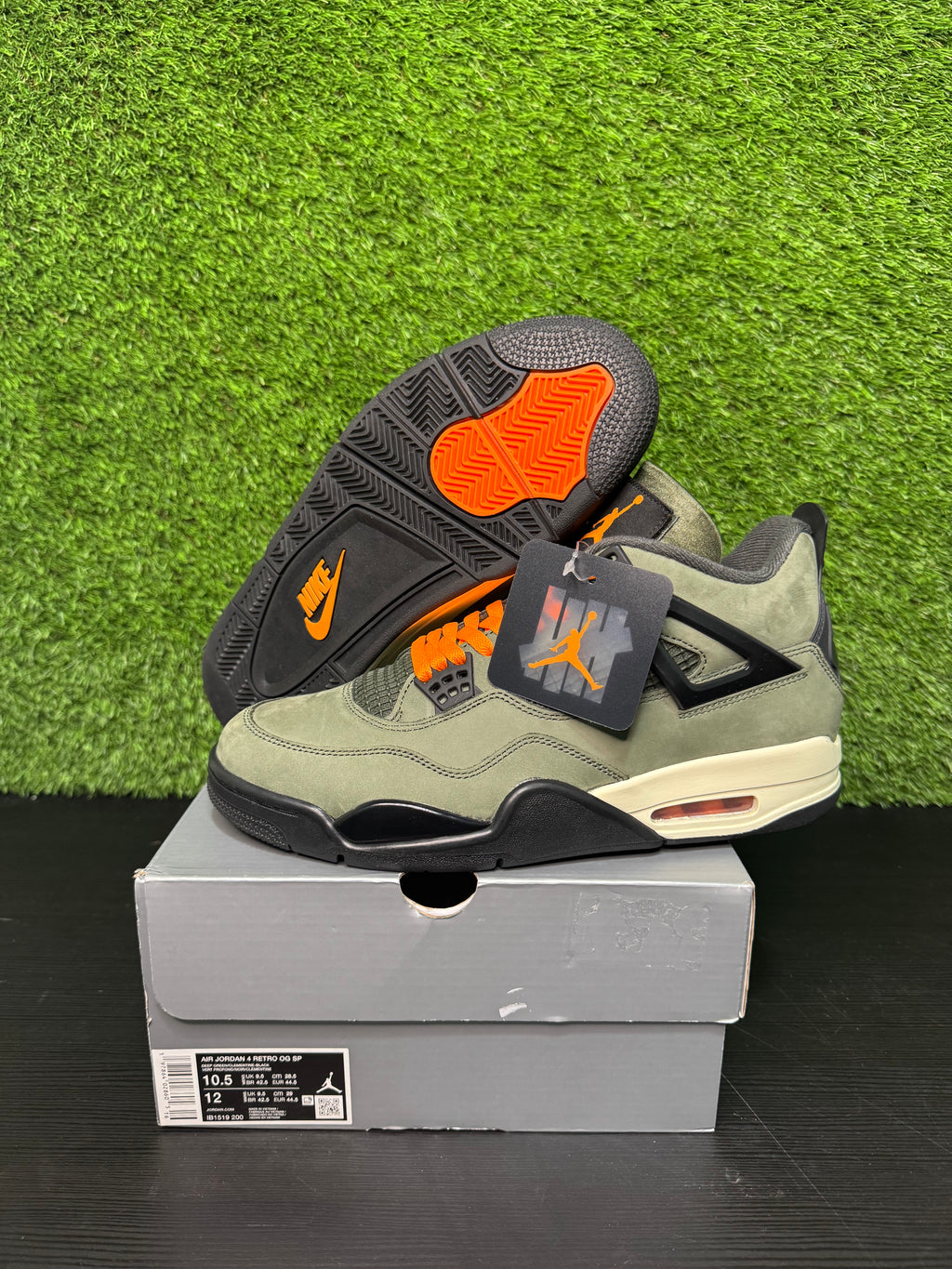 Jordan Retro 4 undefeated