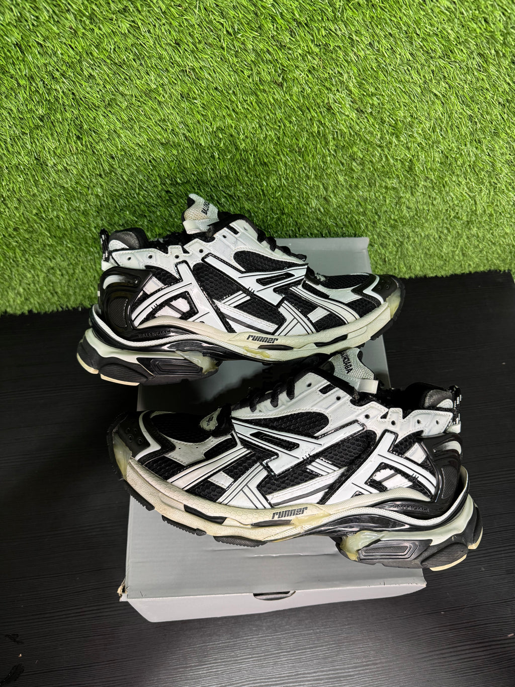 Balenciaga Runner Track white/black