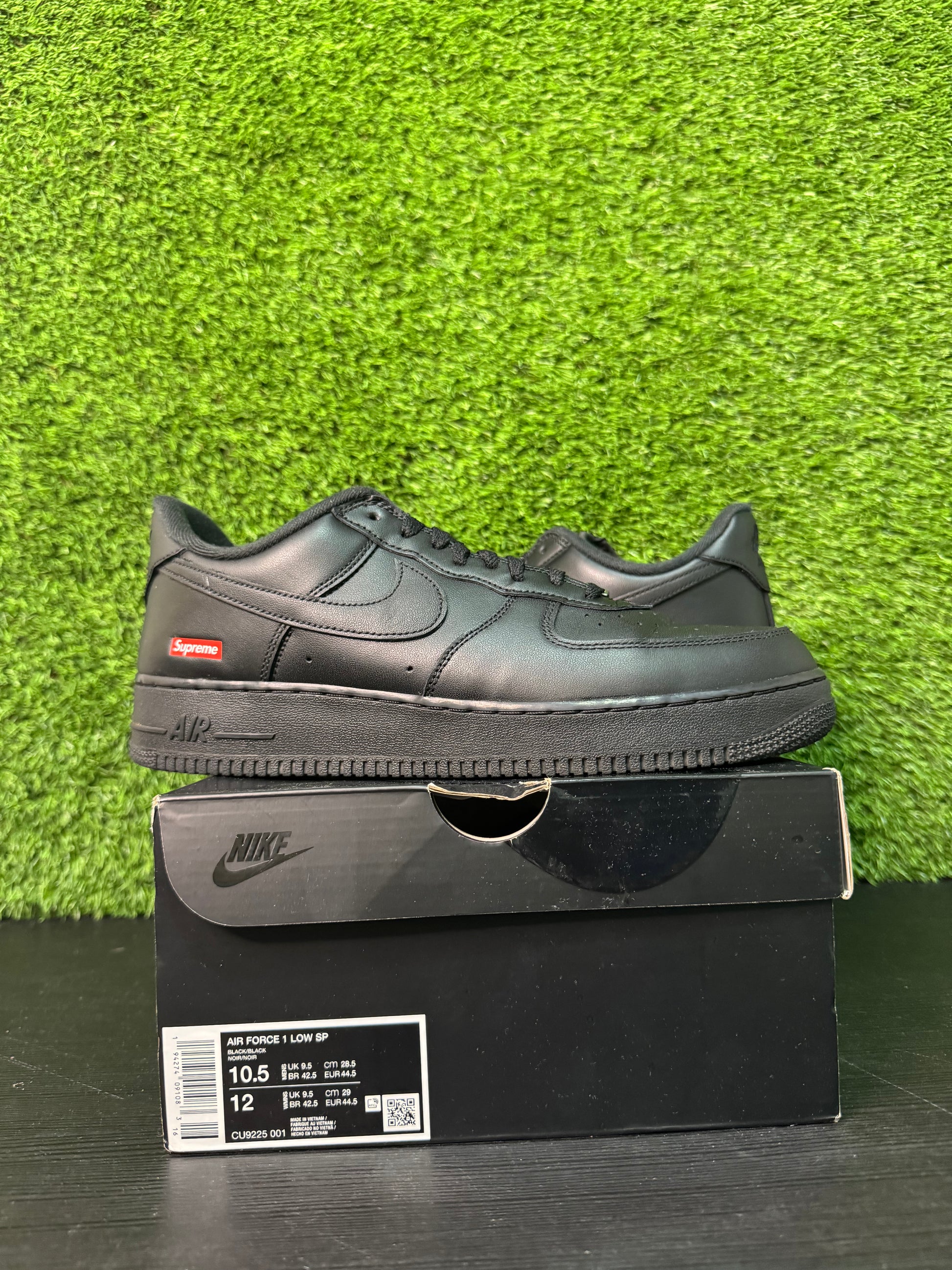 Nike Air Force supreme black