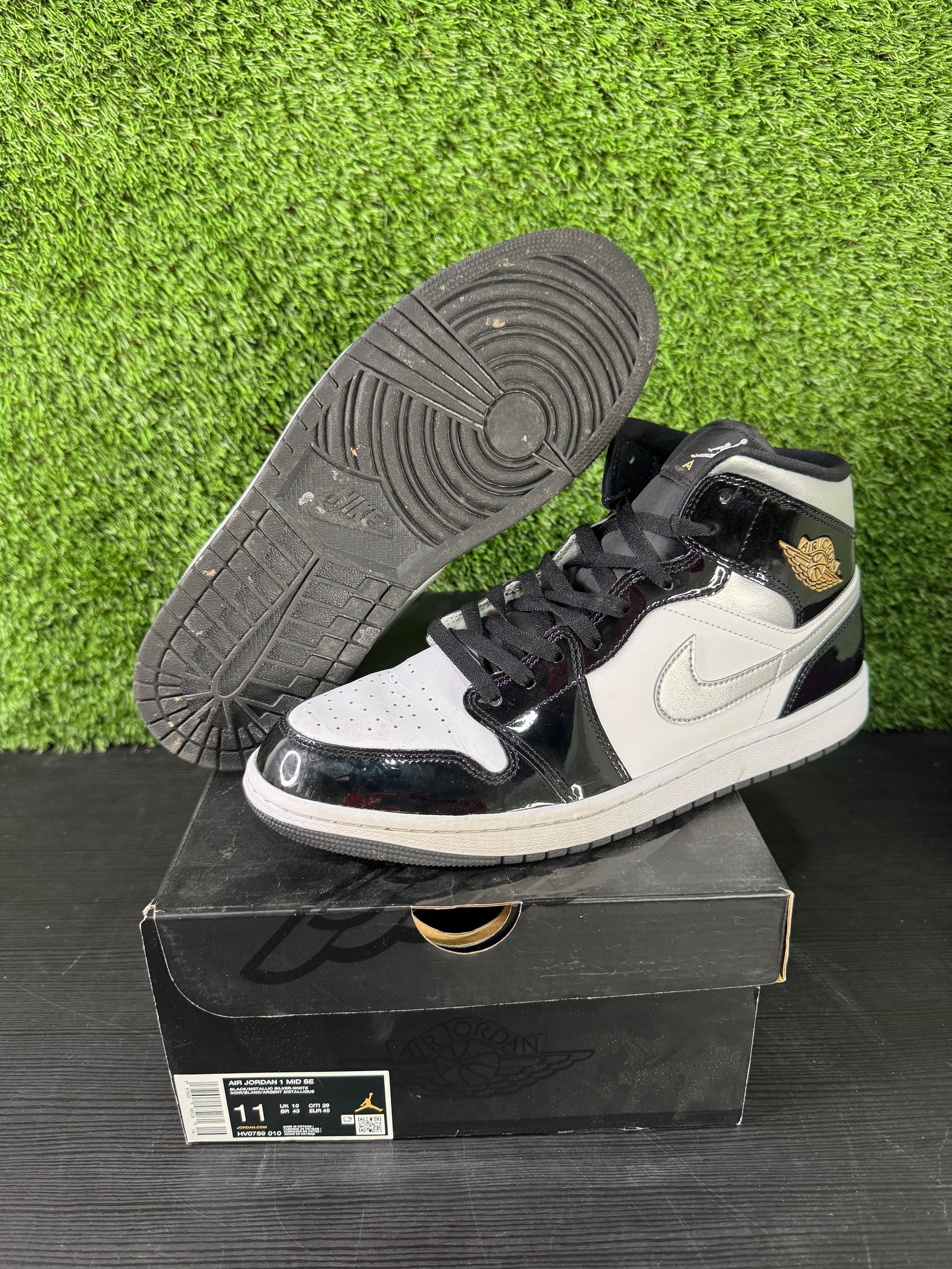 Jordan 1 Mid Patent Black Metallic