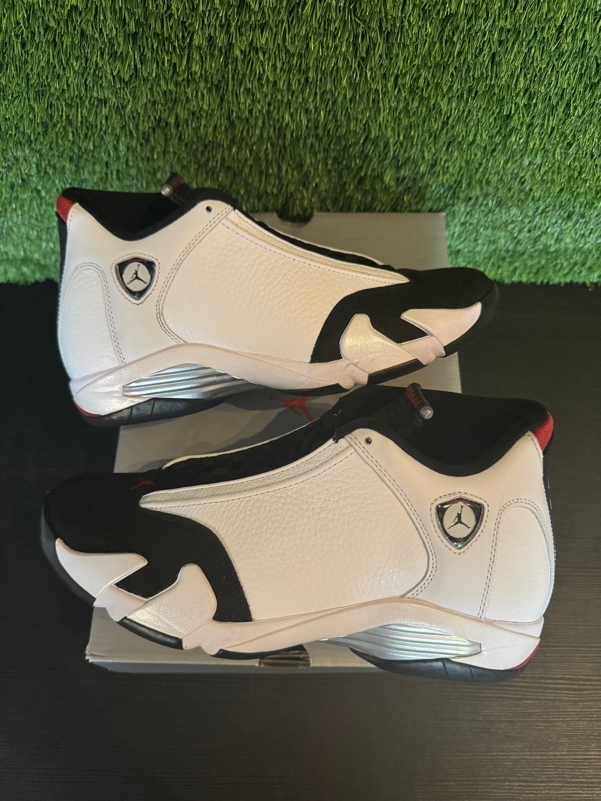 Jordan 14 Retro Black Toe