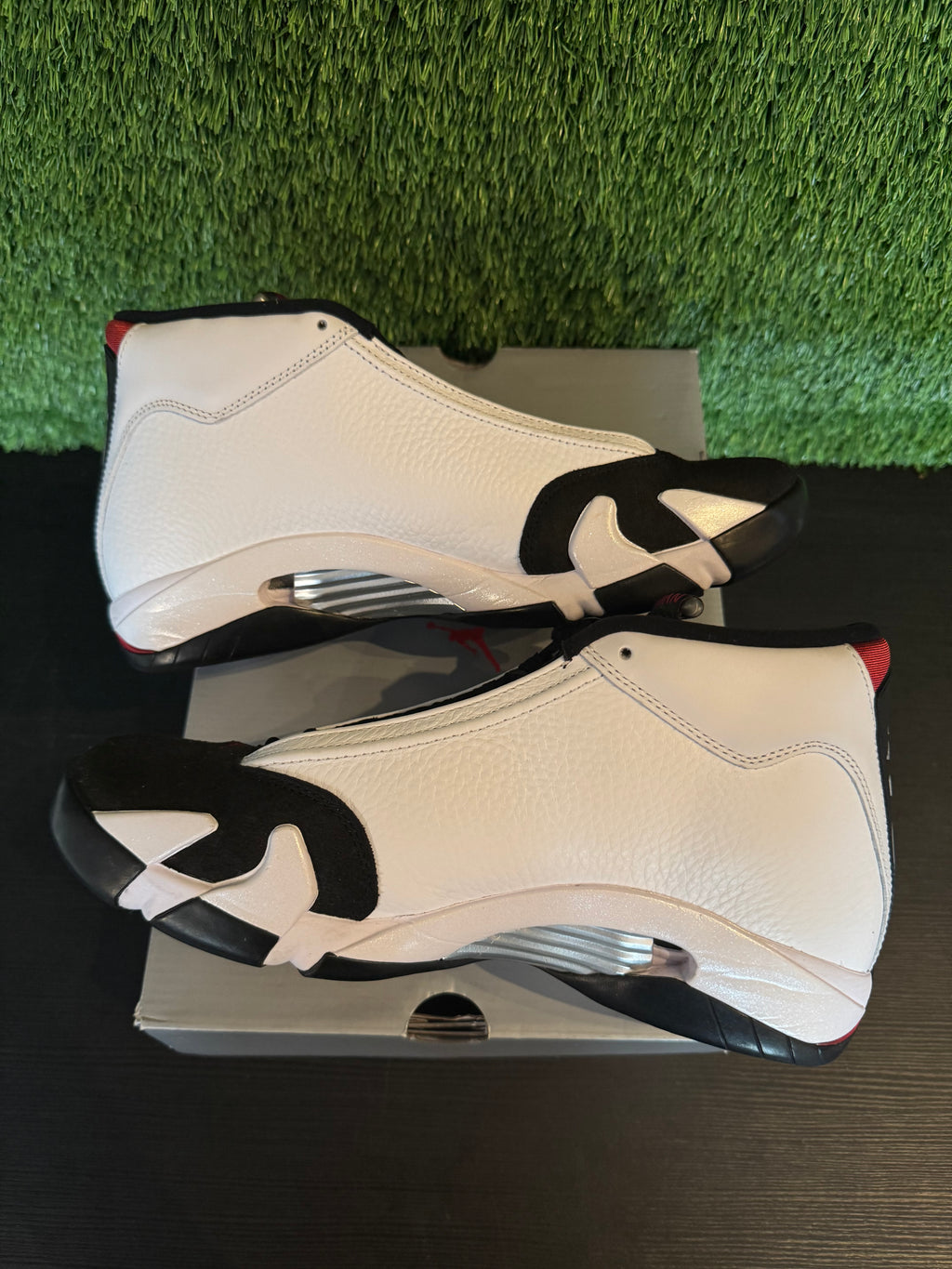 Jordan 14 Retro Black Toe