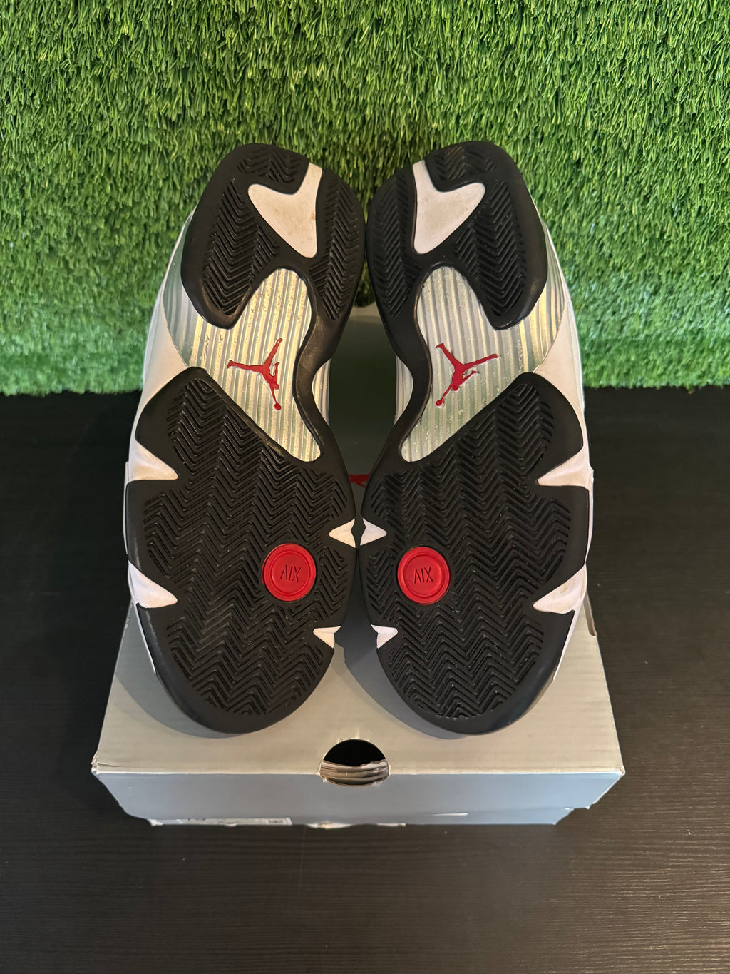Jordan 14 Retro Black Toe