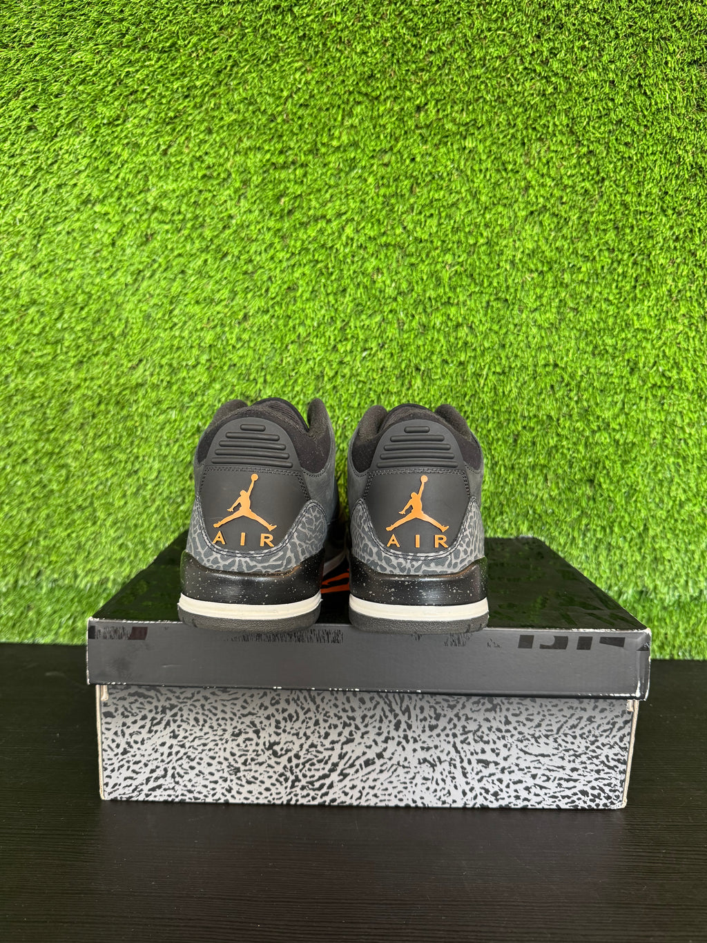 Jordan 3 Retro Fear Pack (2023)