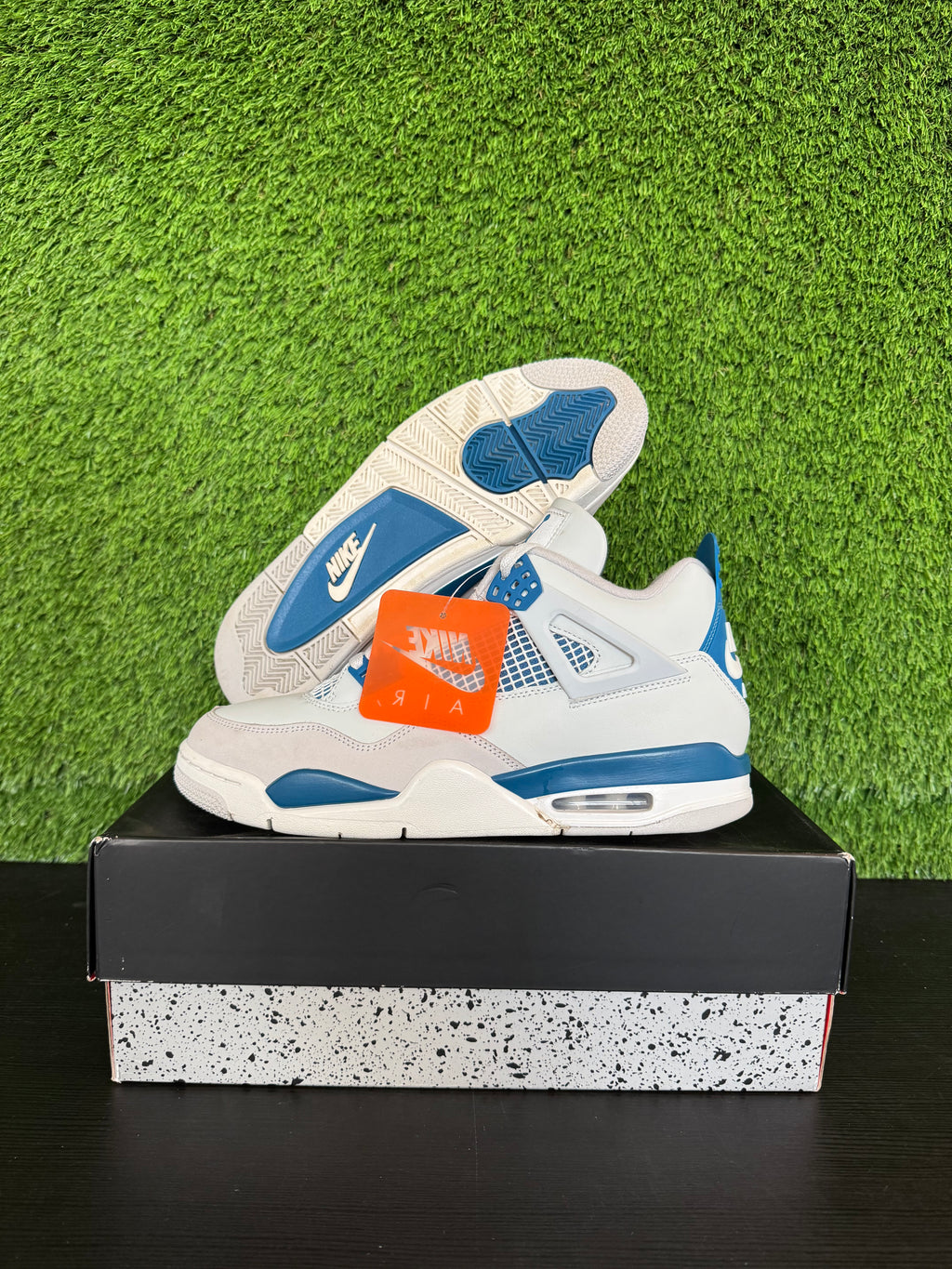 Jordan 4 Retro Military Blue (2024)