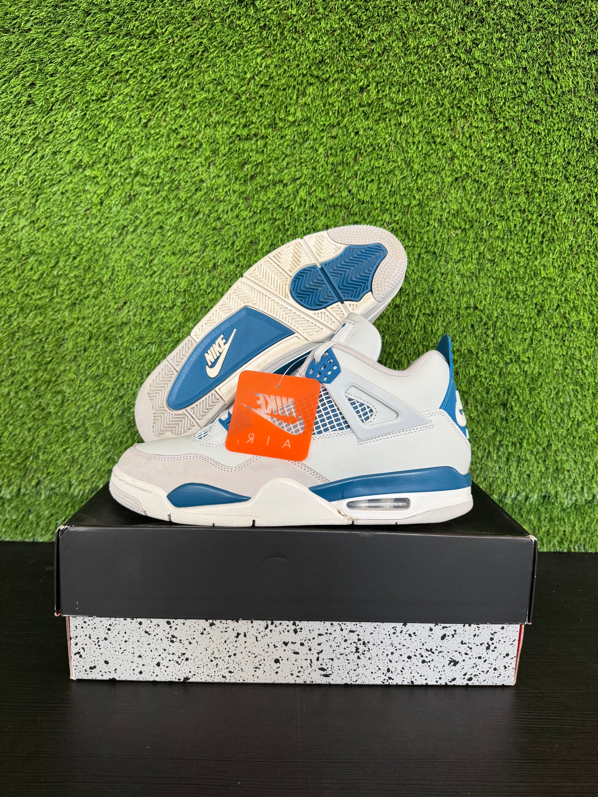 Jordan 4 Retro Military Blue (2024)