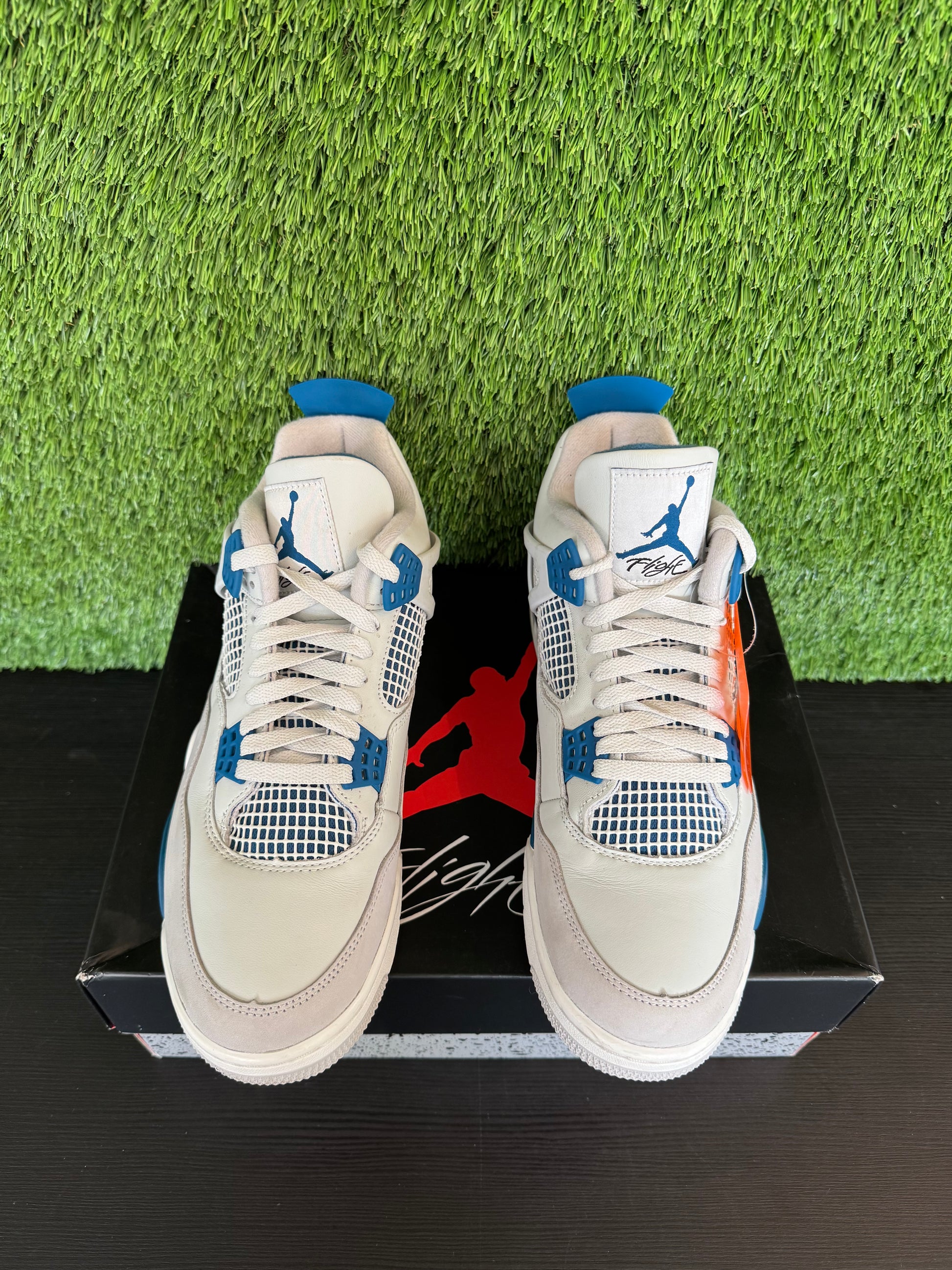 Jordan 4 Retro Military Blue (2024)