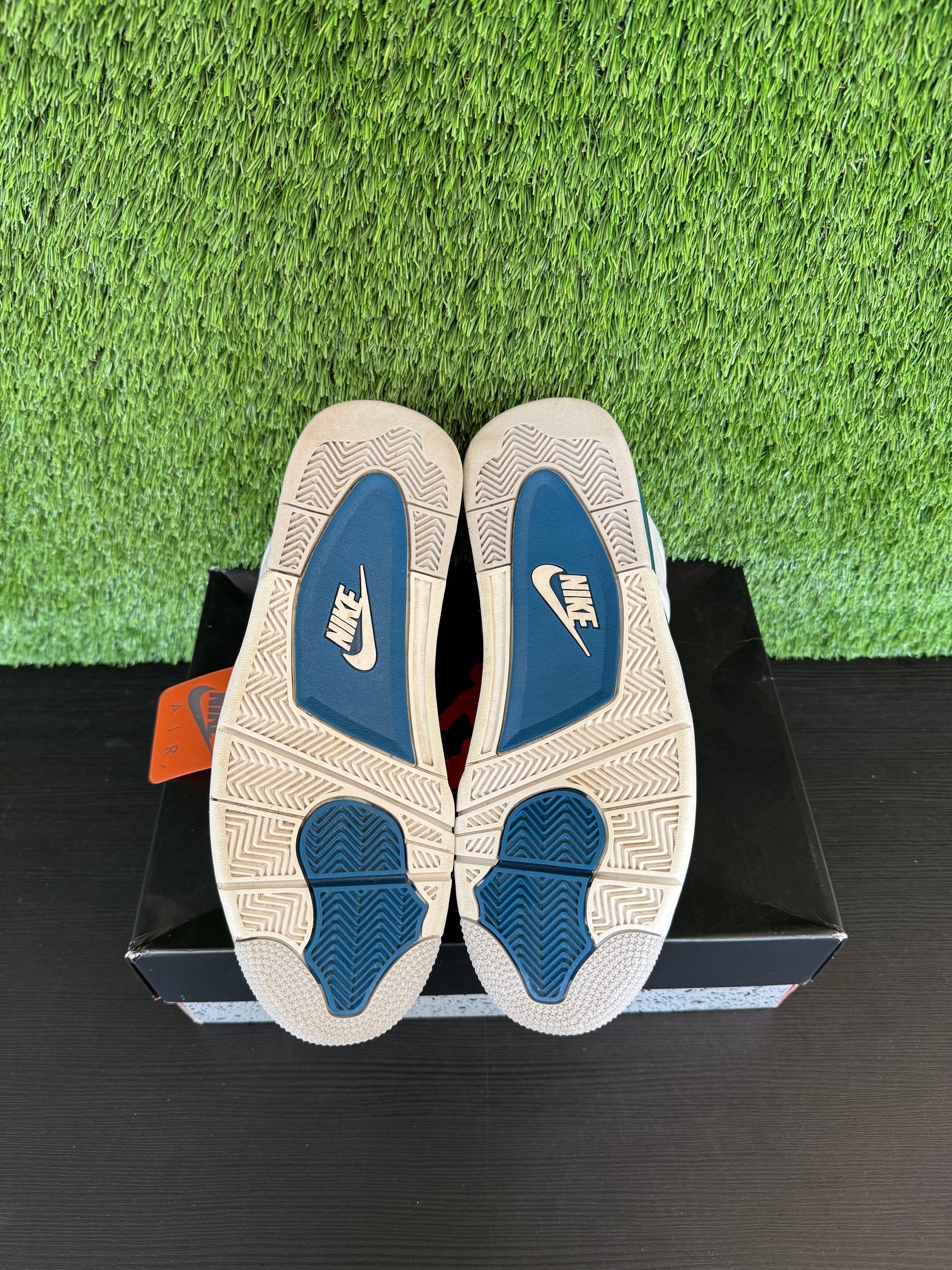 Jordan 4 Retro Military Blue (2024)