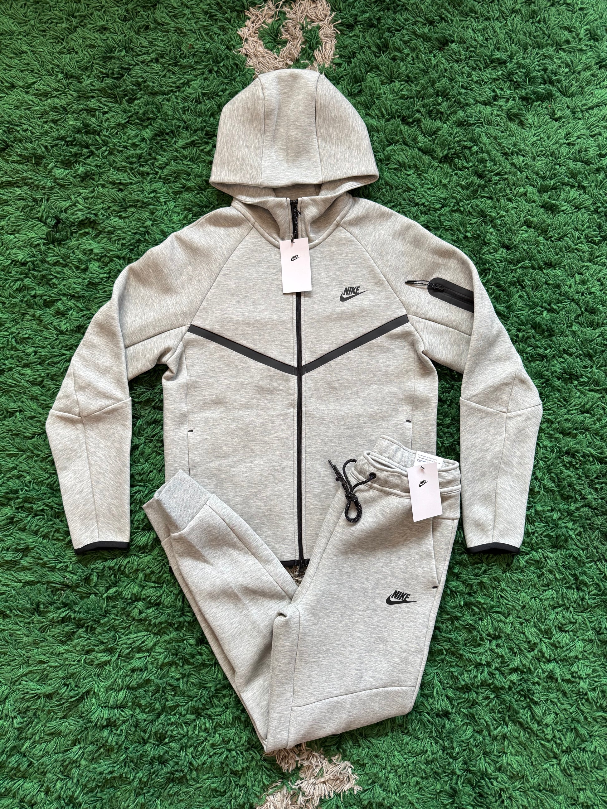 Nike Tech Fleece Set Grey