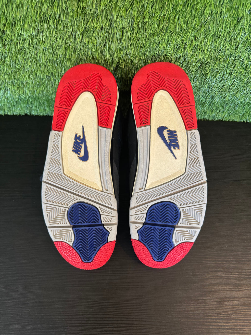 Jordan 4 retro Rare Air  (White lettering)