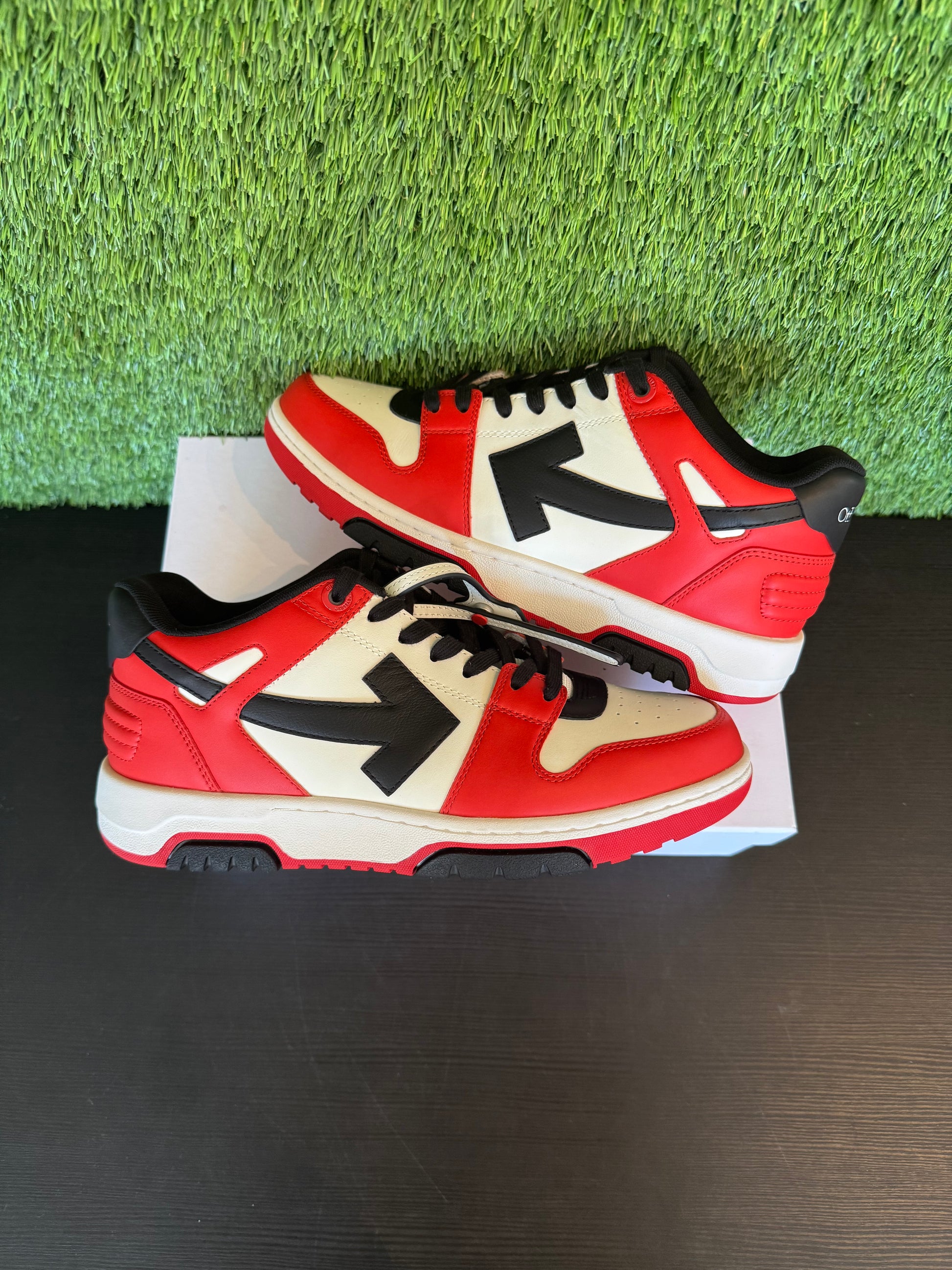 Off-White Out Of Office OOO Low Top Black White Red
