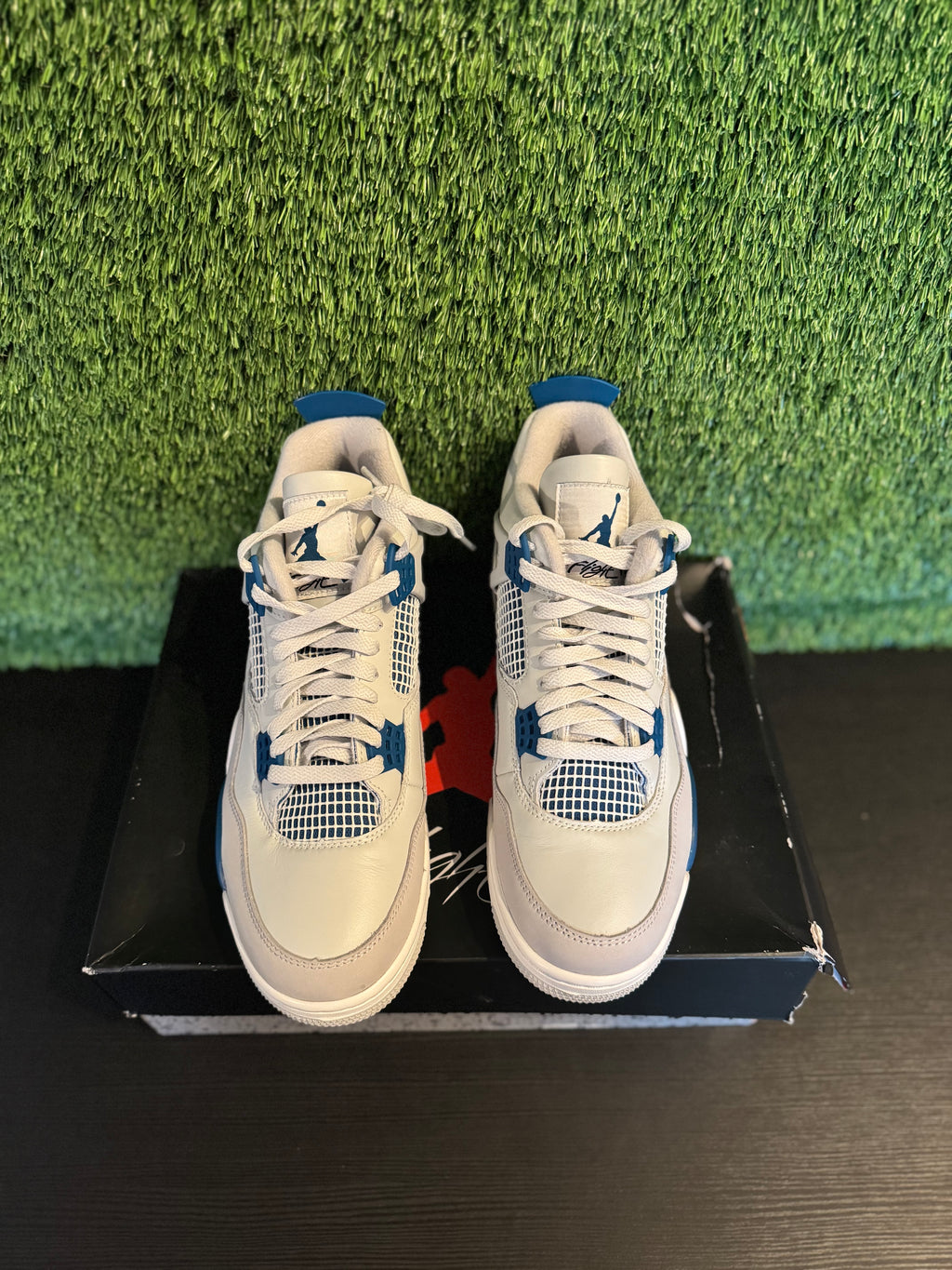 Jordan 4 Retro Military Blue (2024)