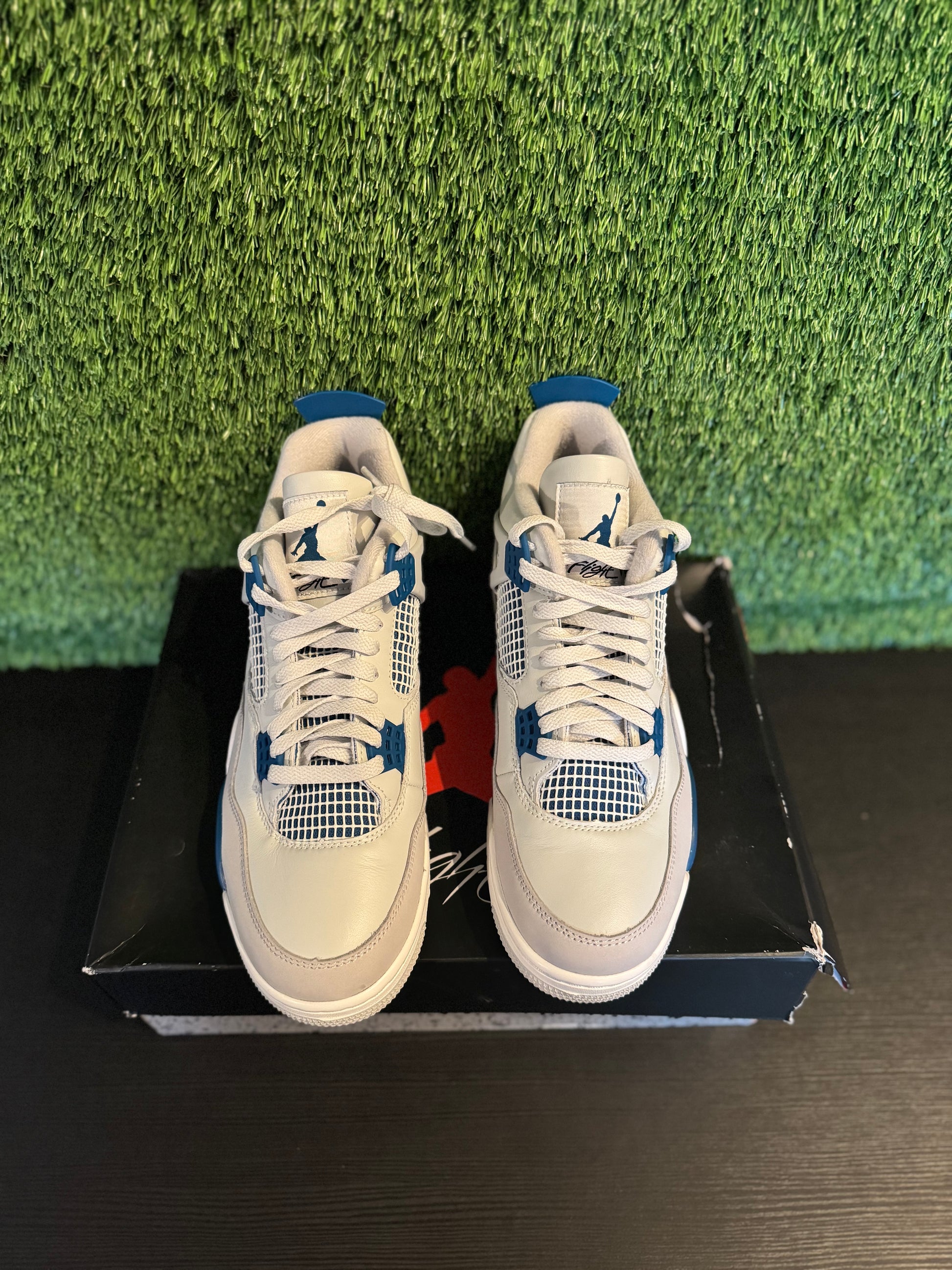 Jordan 4 Retro Military Blue (2024)