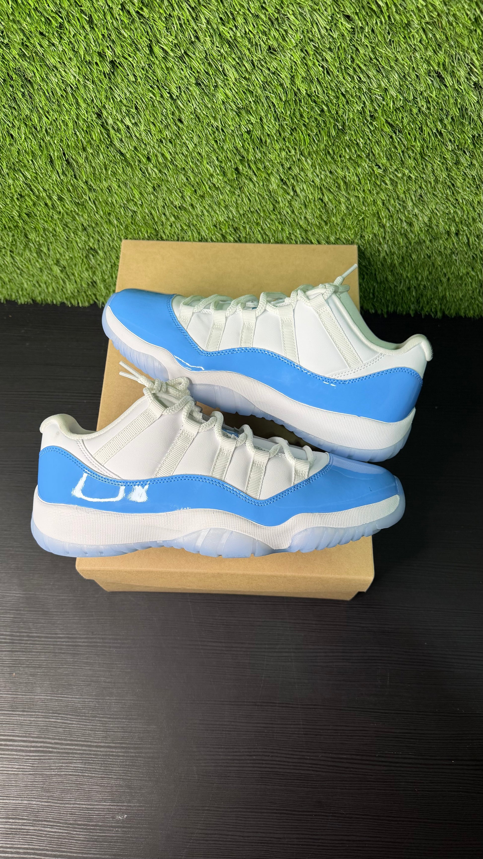 Jordan 11 Retro Low University Blue 2026