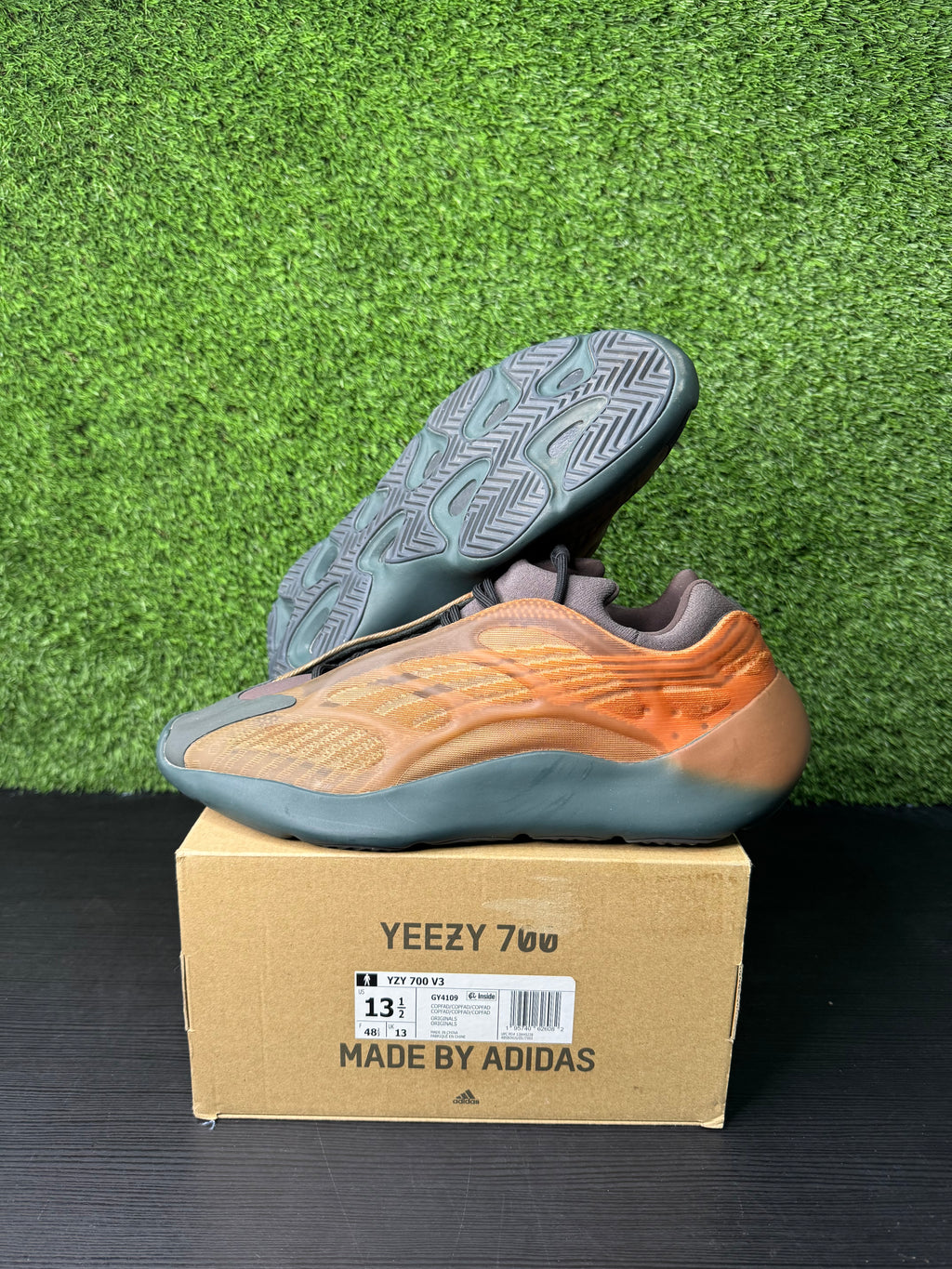 Adidas Yeezy 700 V3 Cooper Fade