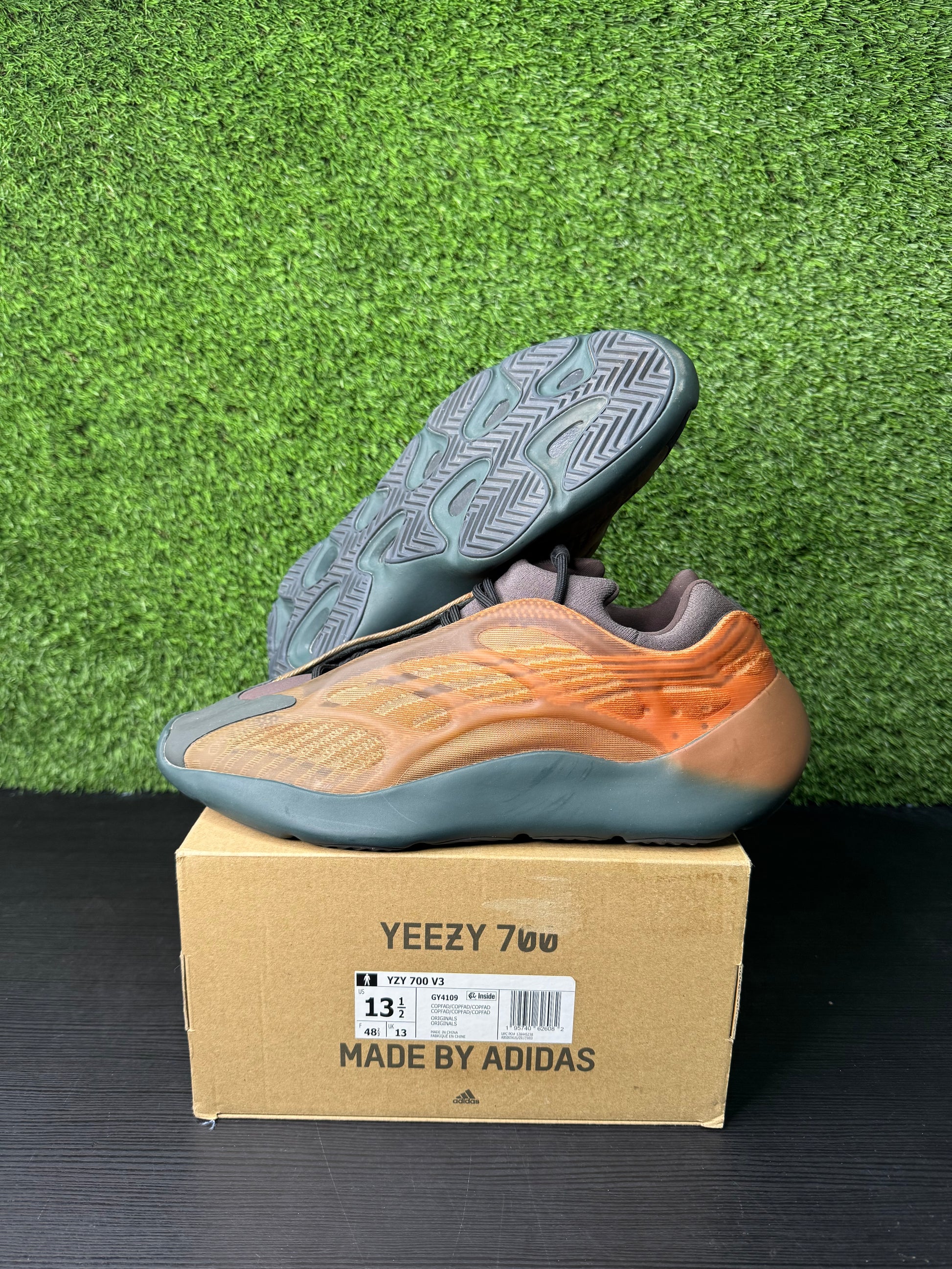 Adidas Yeezy 700 V3 Cooper Fade