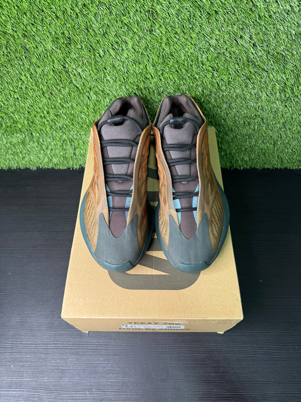 Adidas Yeezy 700 V3 Cooper Fade