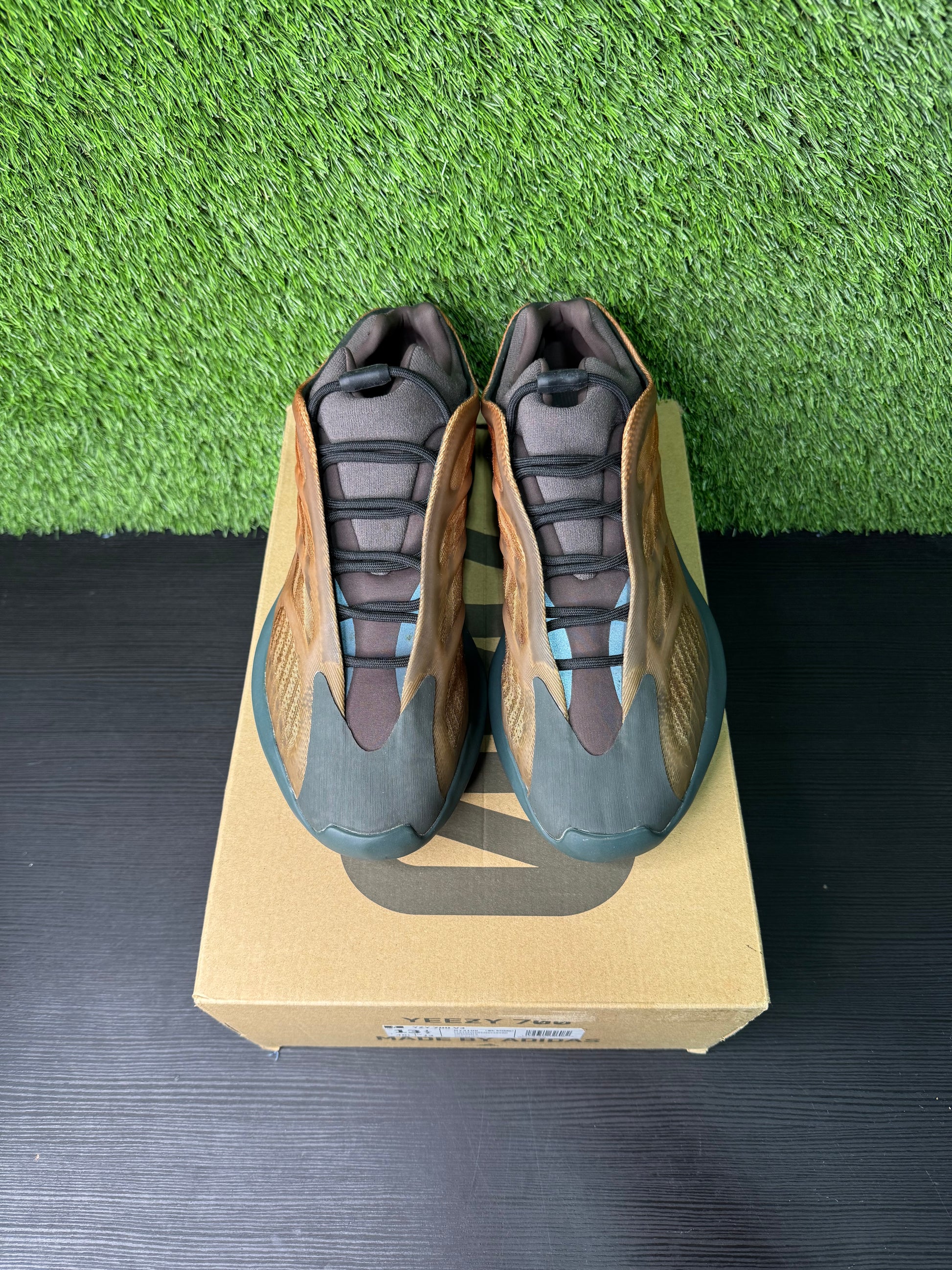Adidas Yeezy 700 V3 Cooper Fade