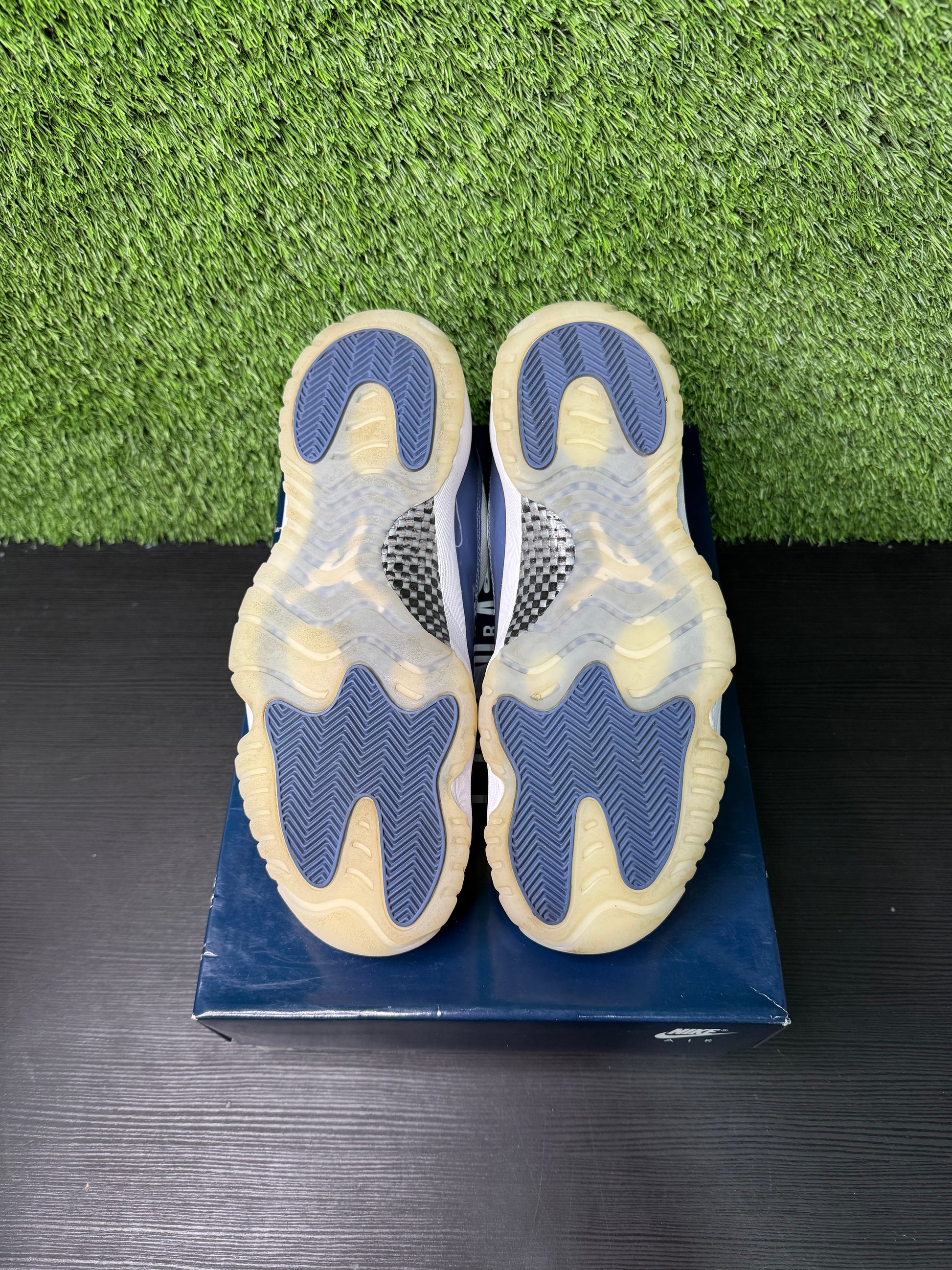 Jordan 11 Retro Low Diffused Blue