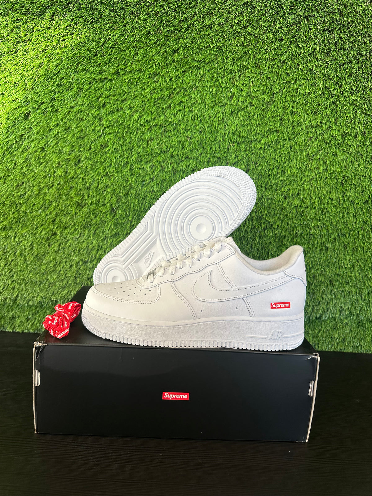 Nike Air Force 1 Low  Supreme White