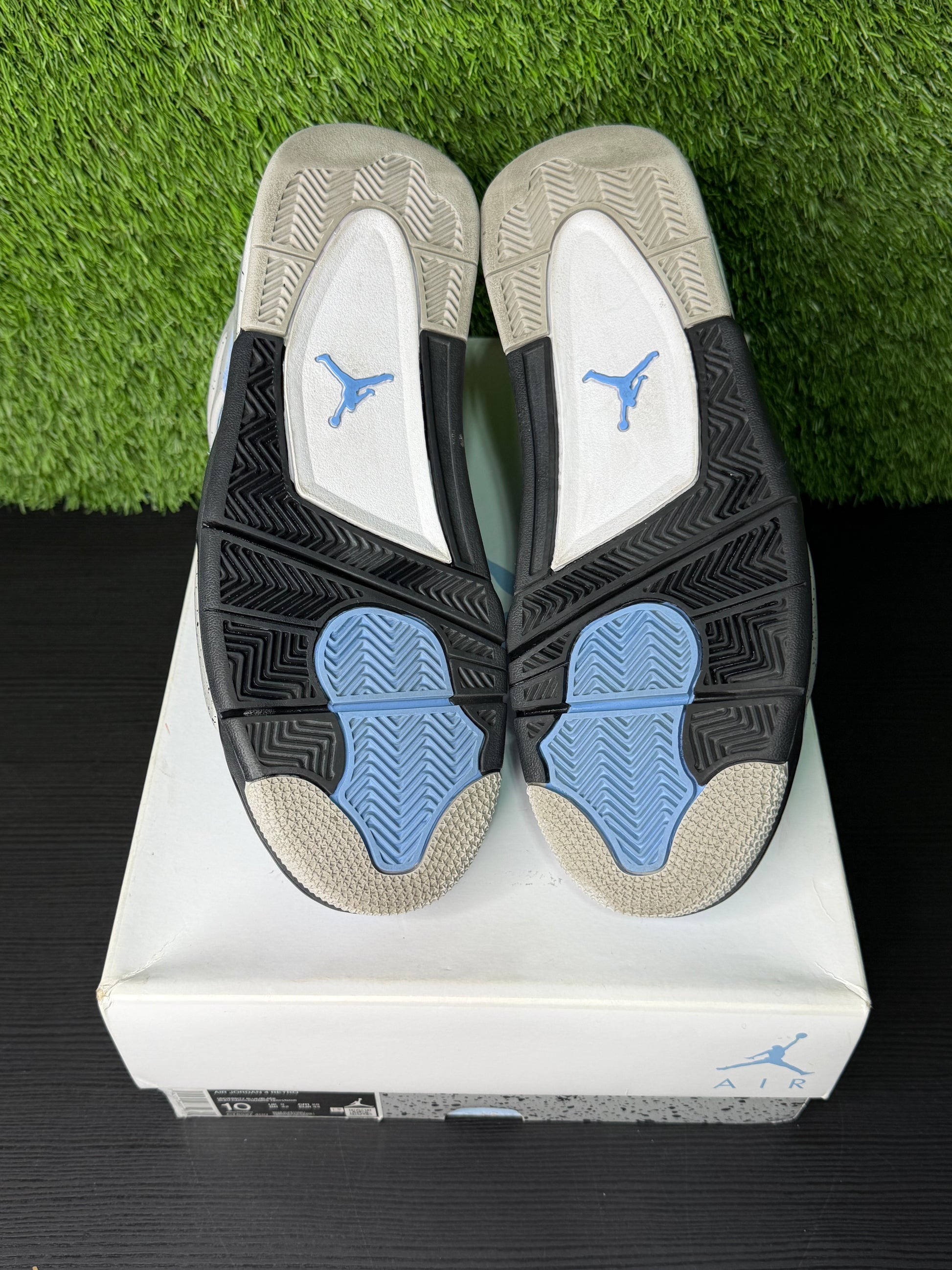 Jordan 4 Retro University Blue