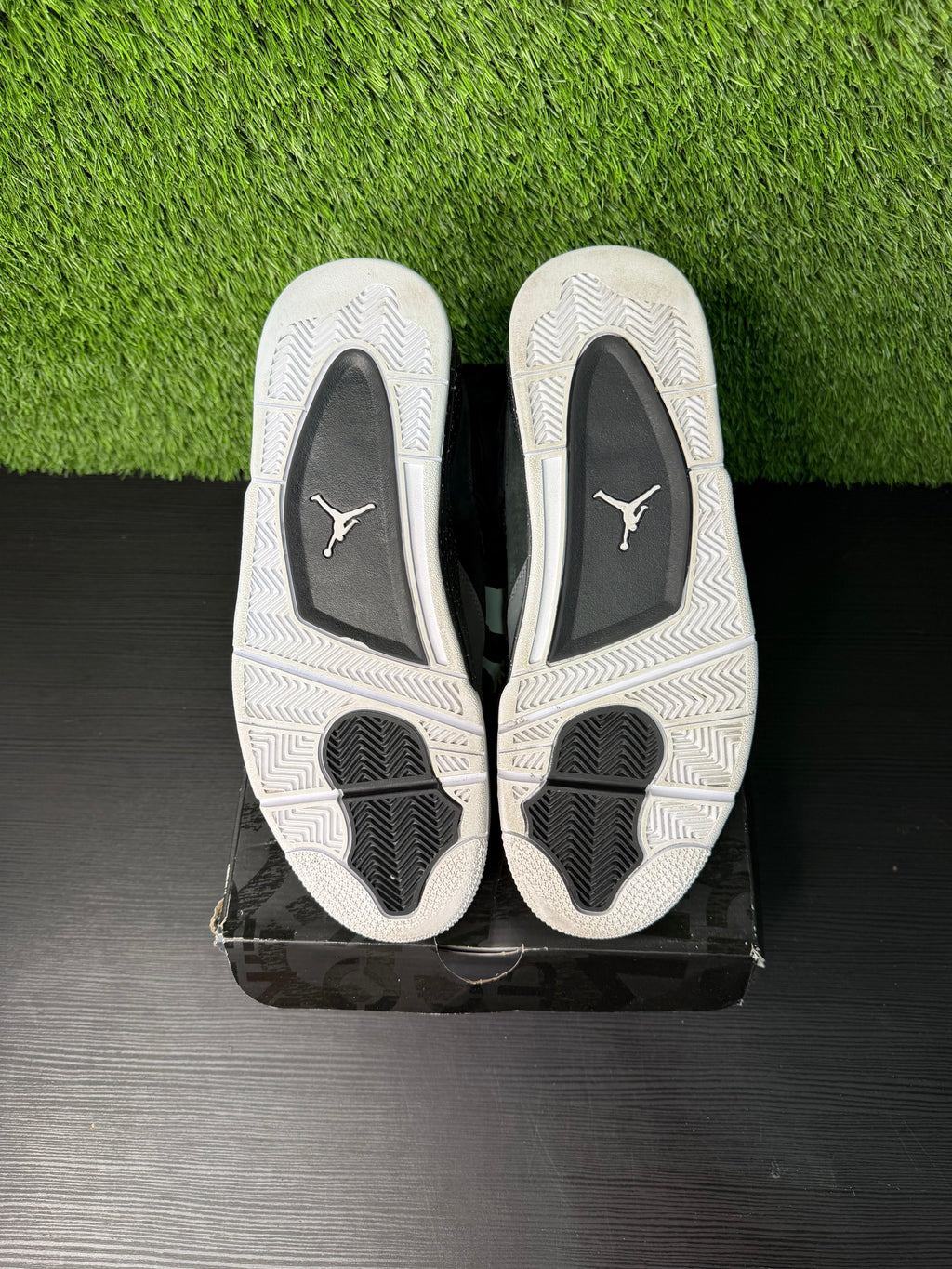 Jordan 4 Retro Fear