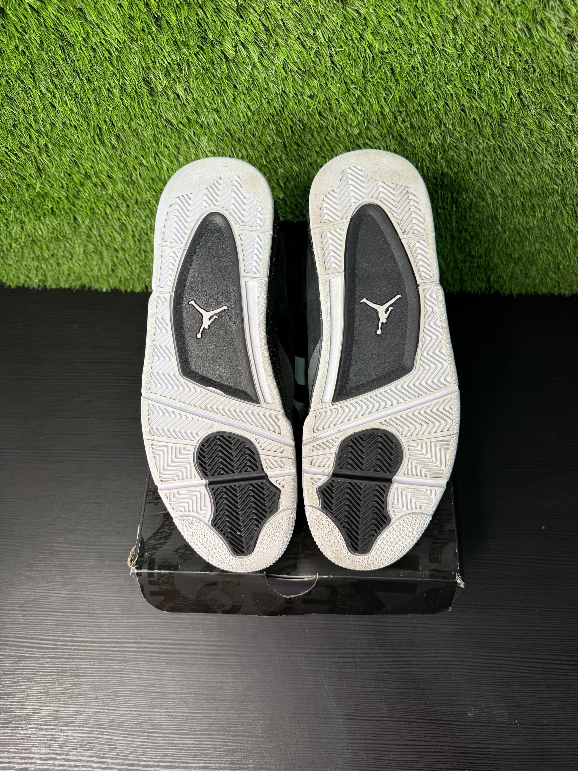 Jordan 4 Retro Fear