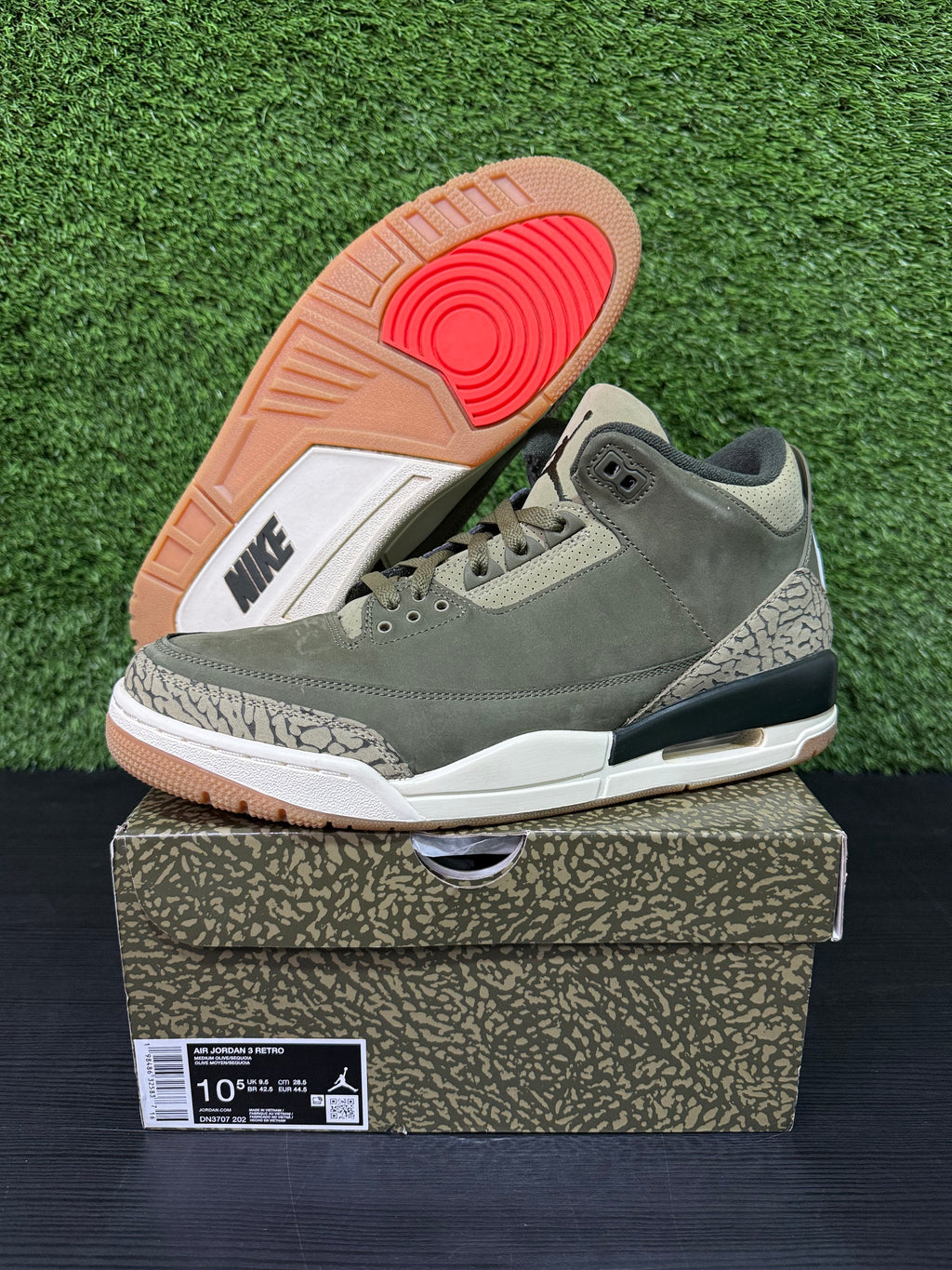 Jordan 3 Family Affair