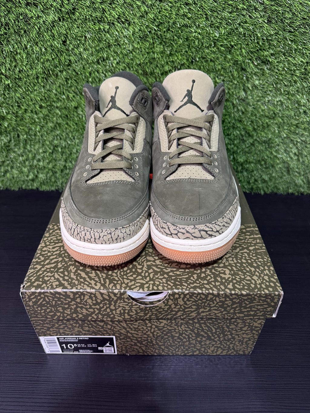 Jordan 3 Family Affair