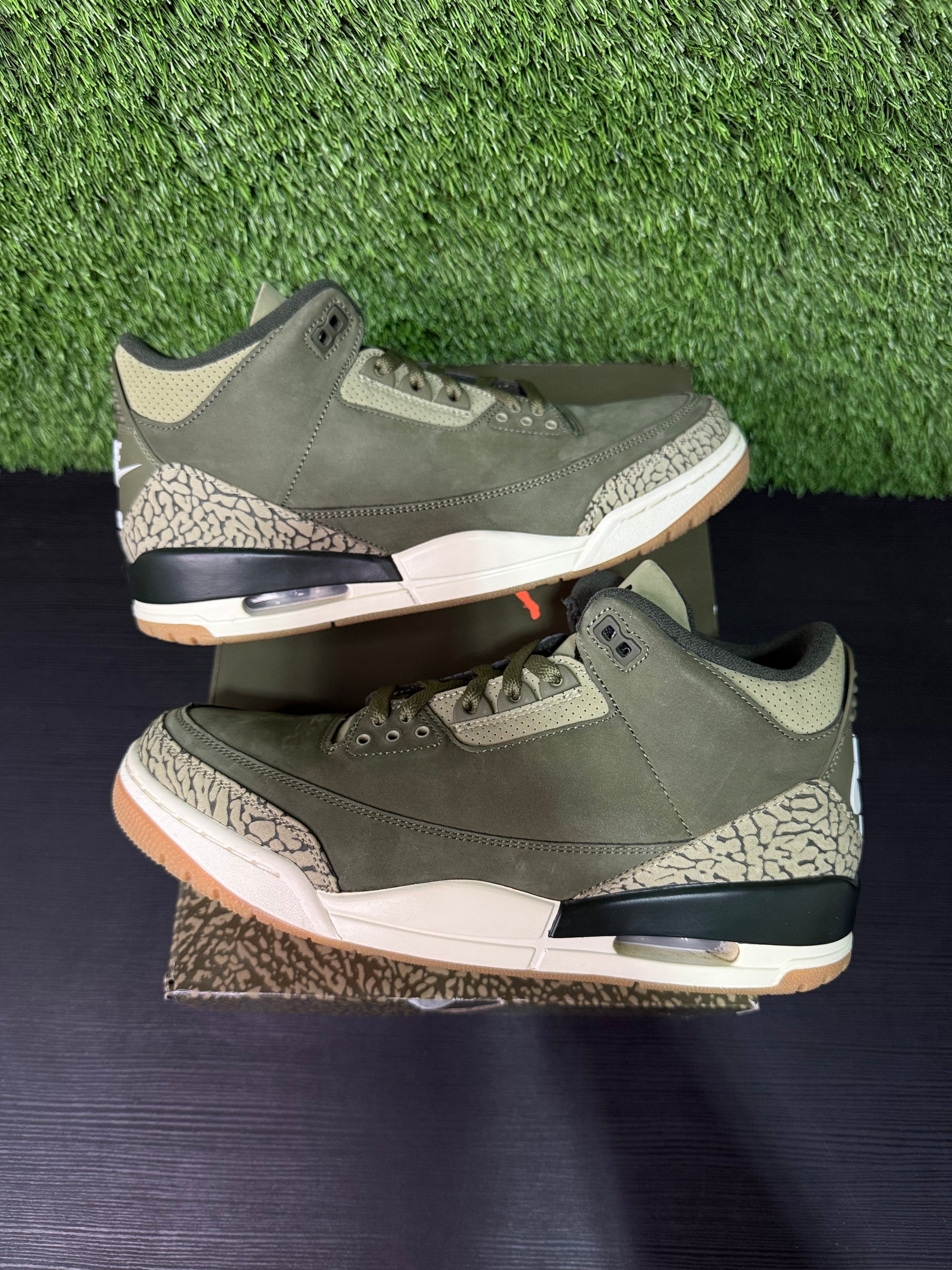 Jordan 3 Family Affair